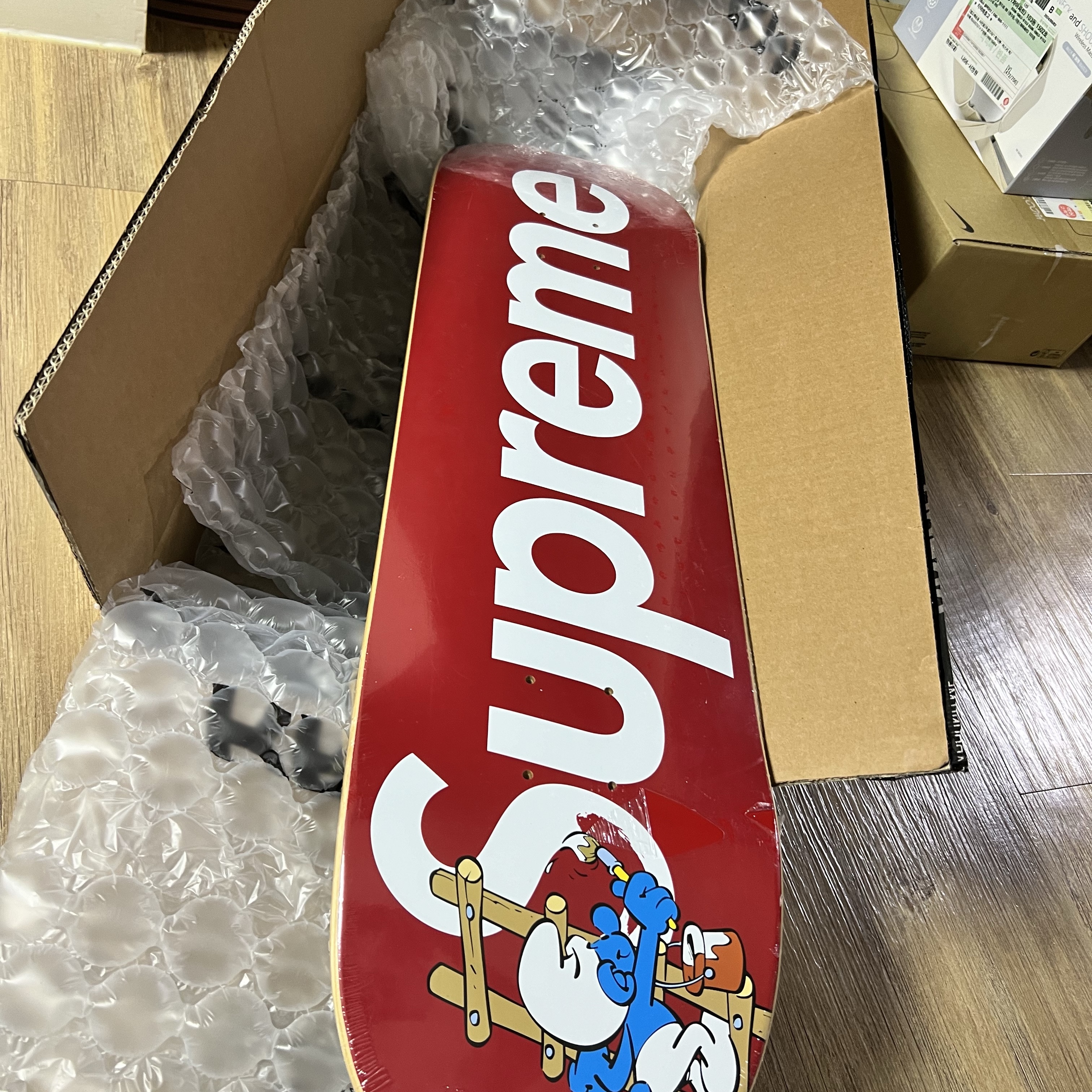 Supreme Smurf Skateboard Deck Red - 20FW 착용 스타일 - 2