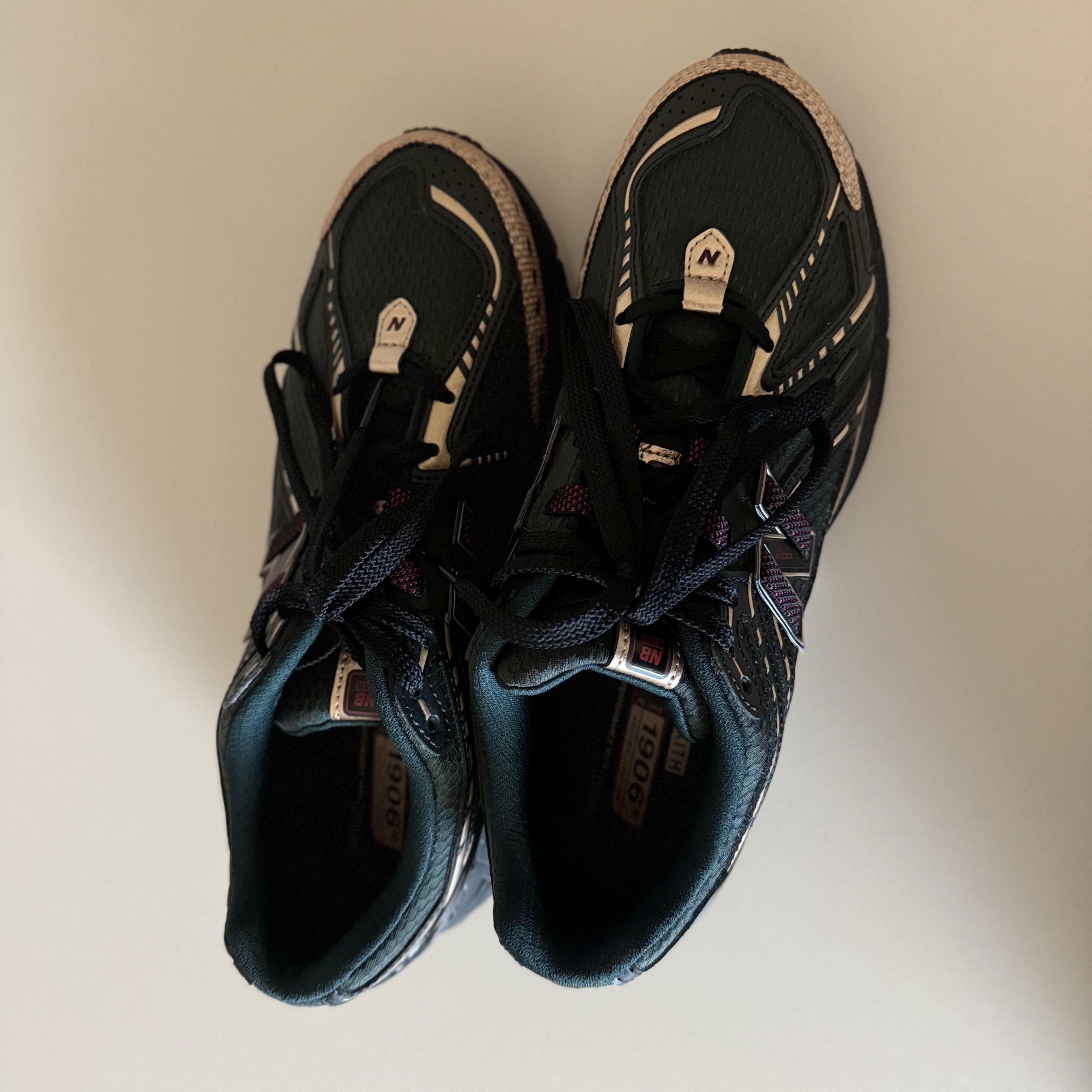 New Balance x Kith 1906R Black Green 착용 스타일 - 2