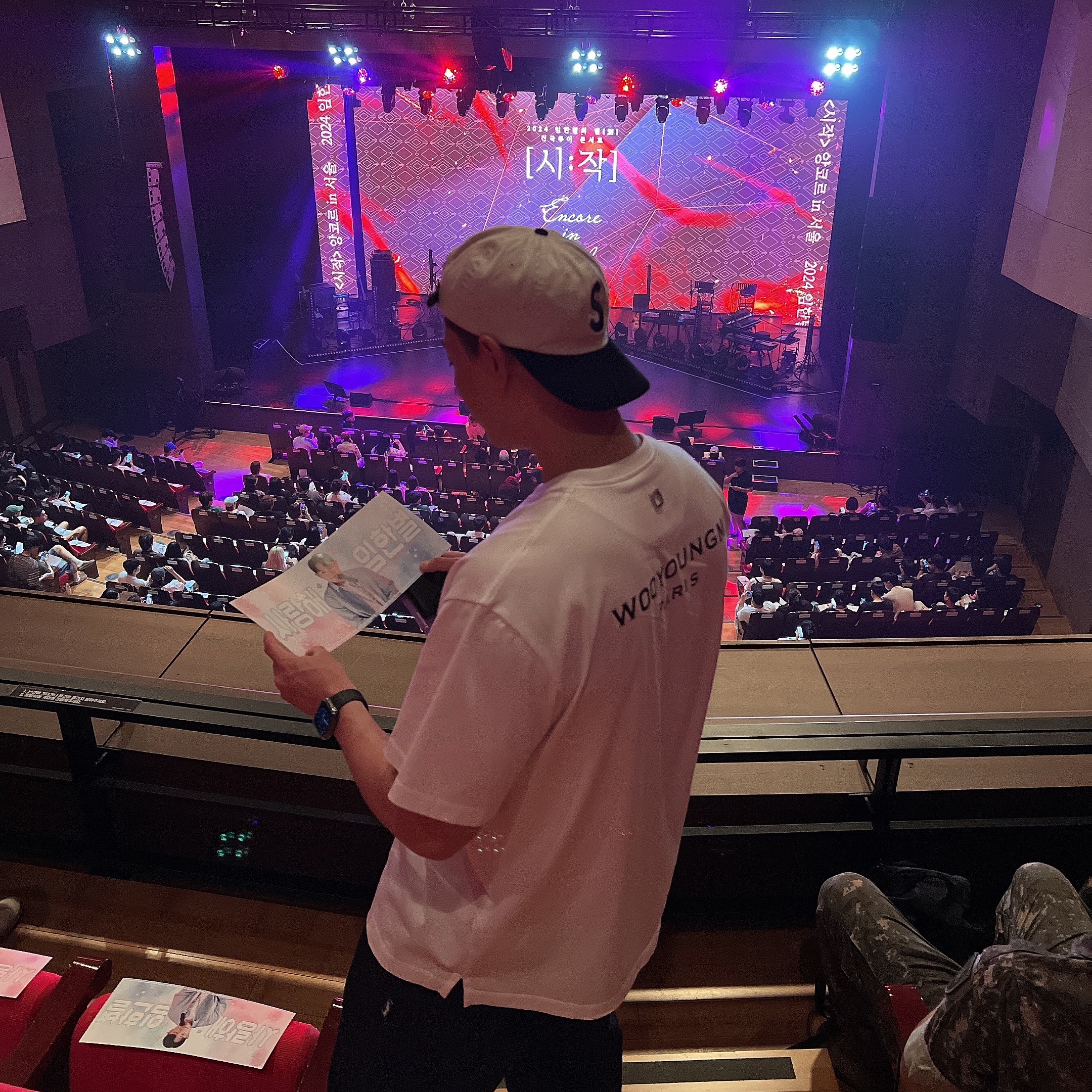 Wooyoungmi Cotton Back Logo T-Shirt White - 24SS, Apple Watch Hermes Series 7 41mm Cellular Black Stainless Steel Case with Single Tour Noir (Korean Ver.) 착용 스타일 - 3