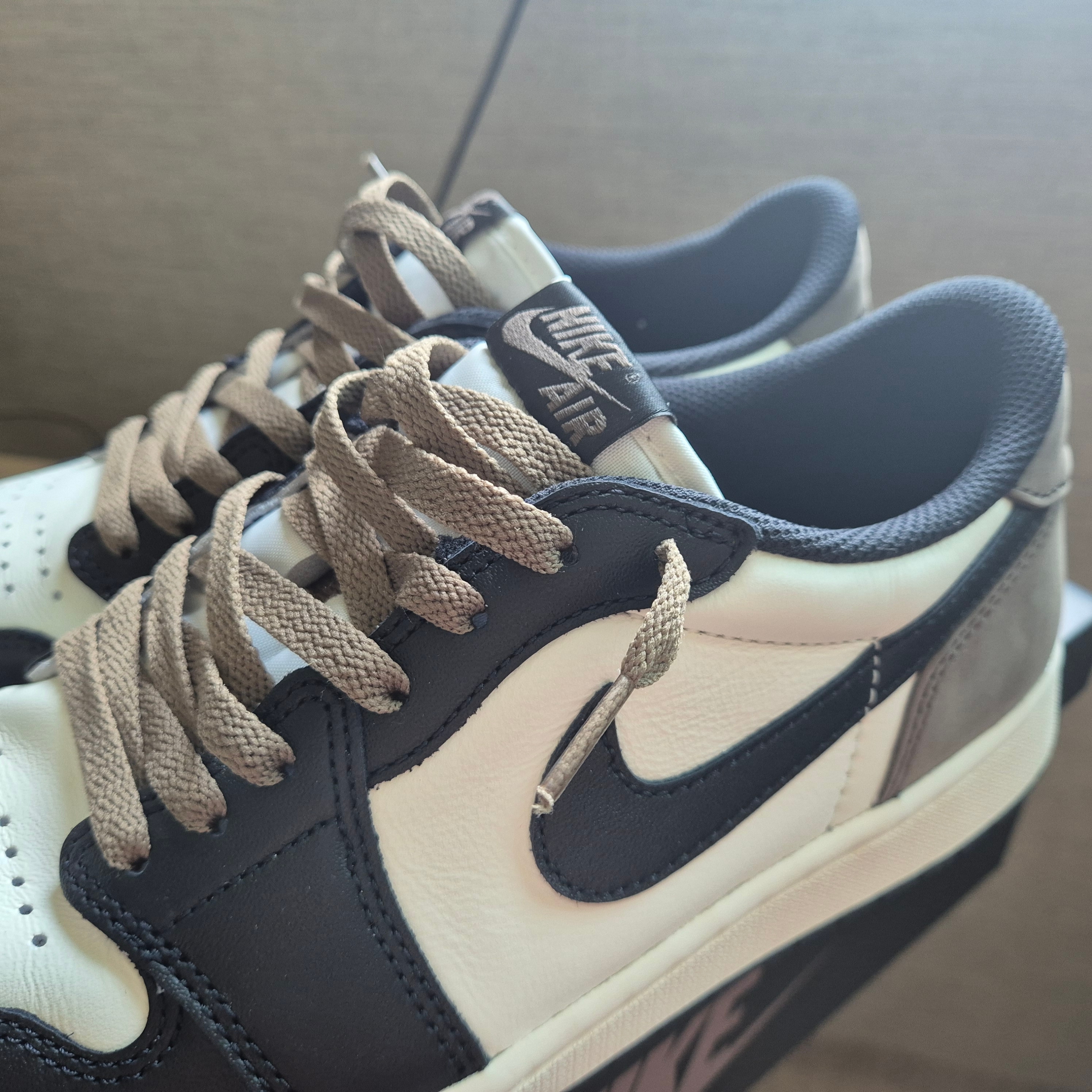 Jordan 1 Retro Low OG Mocha 착용 스타일