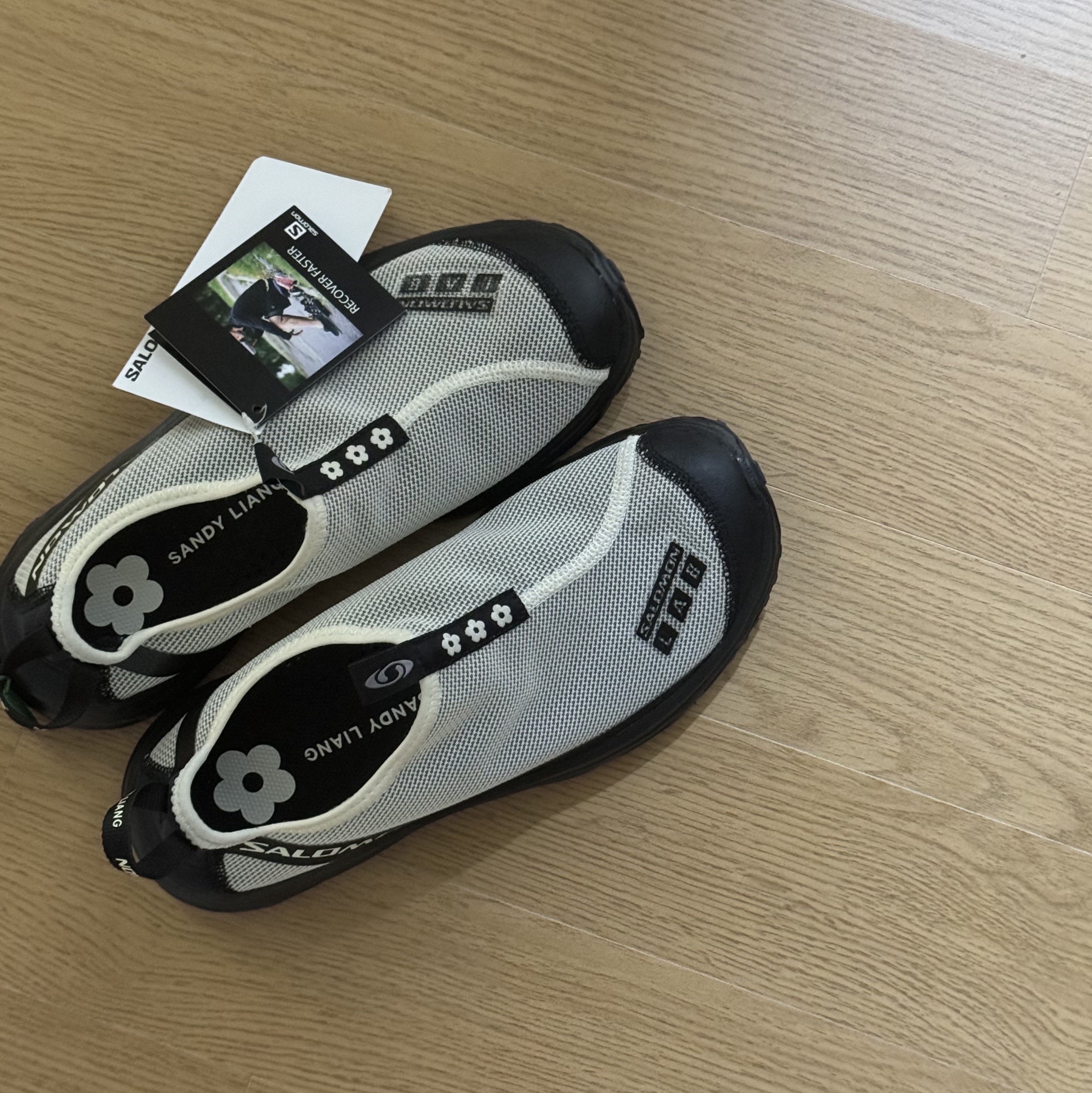 Salomon x Sandy Liang RX Moc 3.0 Black White 착용 스타일