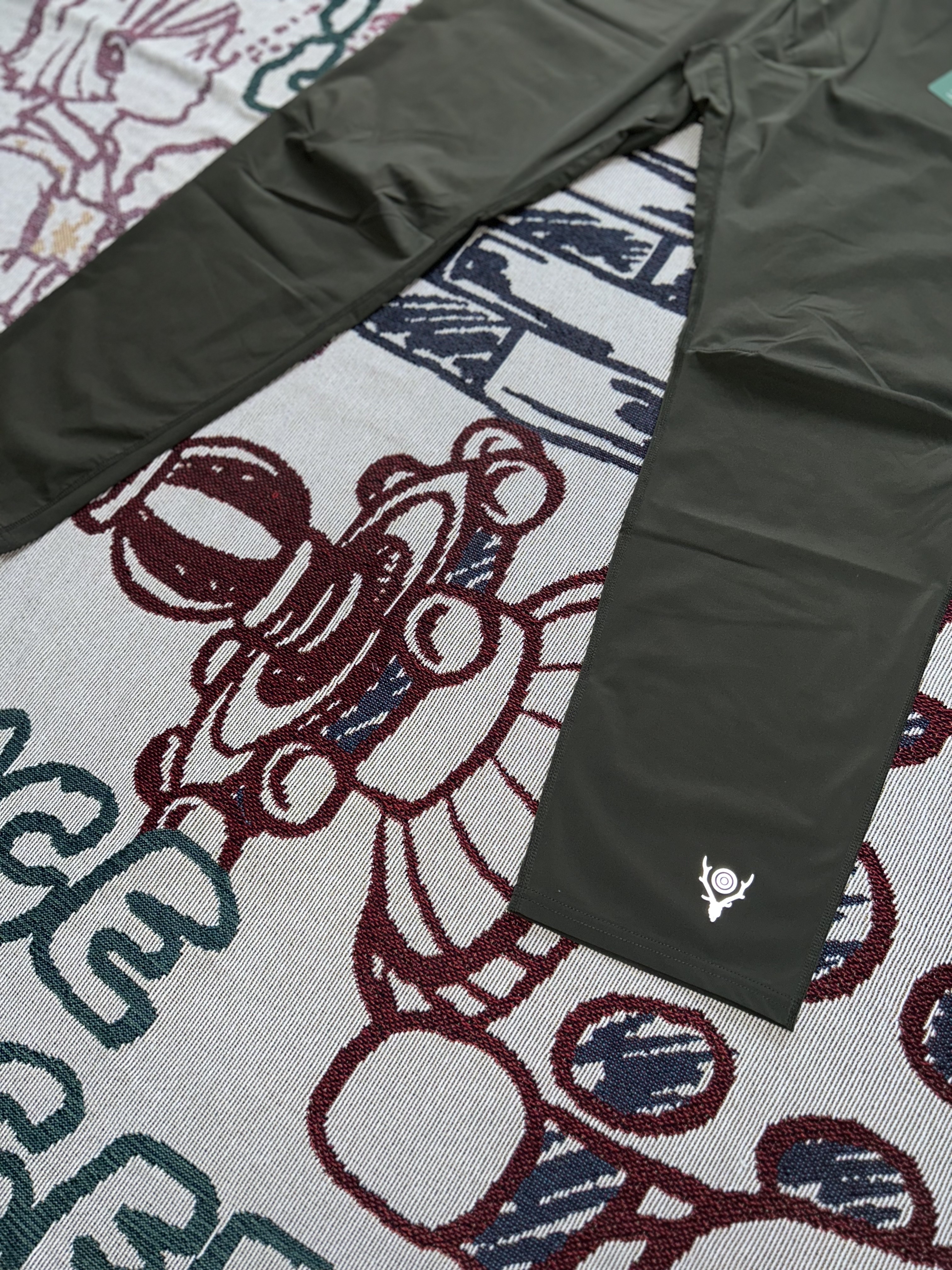 South2 West8 2P Cycle Pants Olive Drab 착용 스타일 - 4