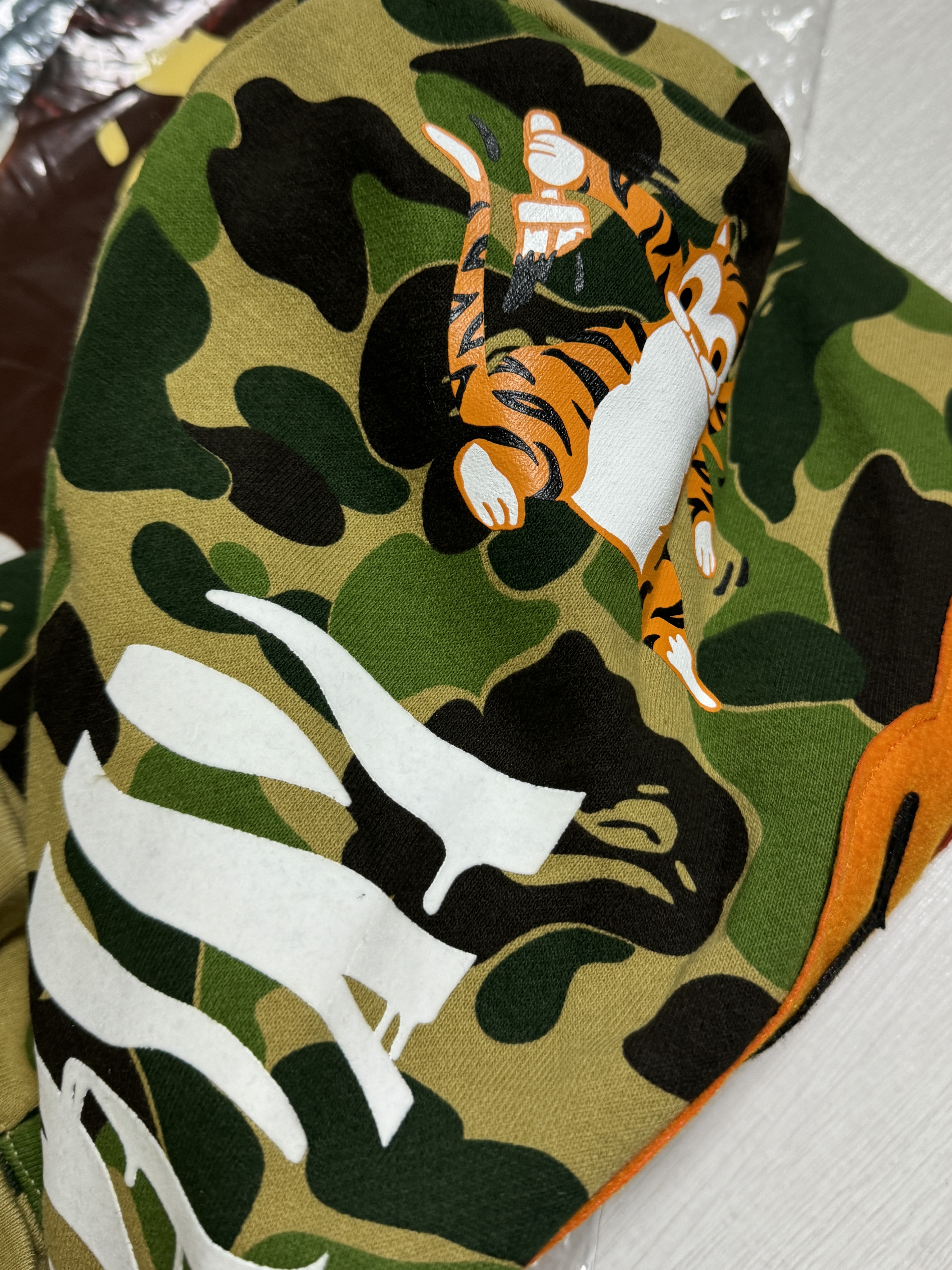 BAPE 1st Camo Shark Full Zip Hoodie Army Green, Stussy Kingpin Zip Hoodie Ash Heather 착용 스타일 - 2