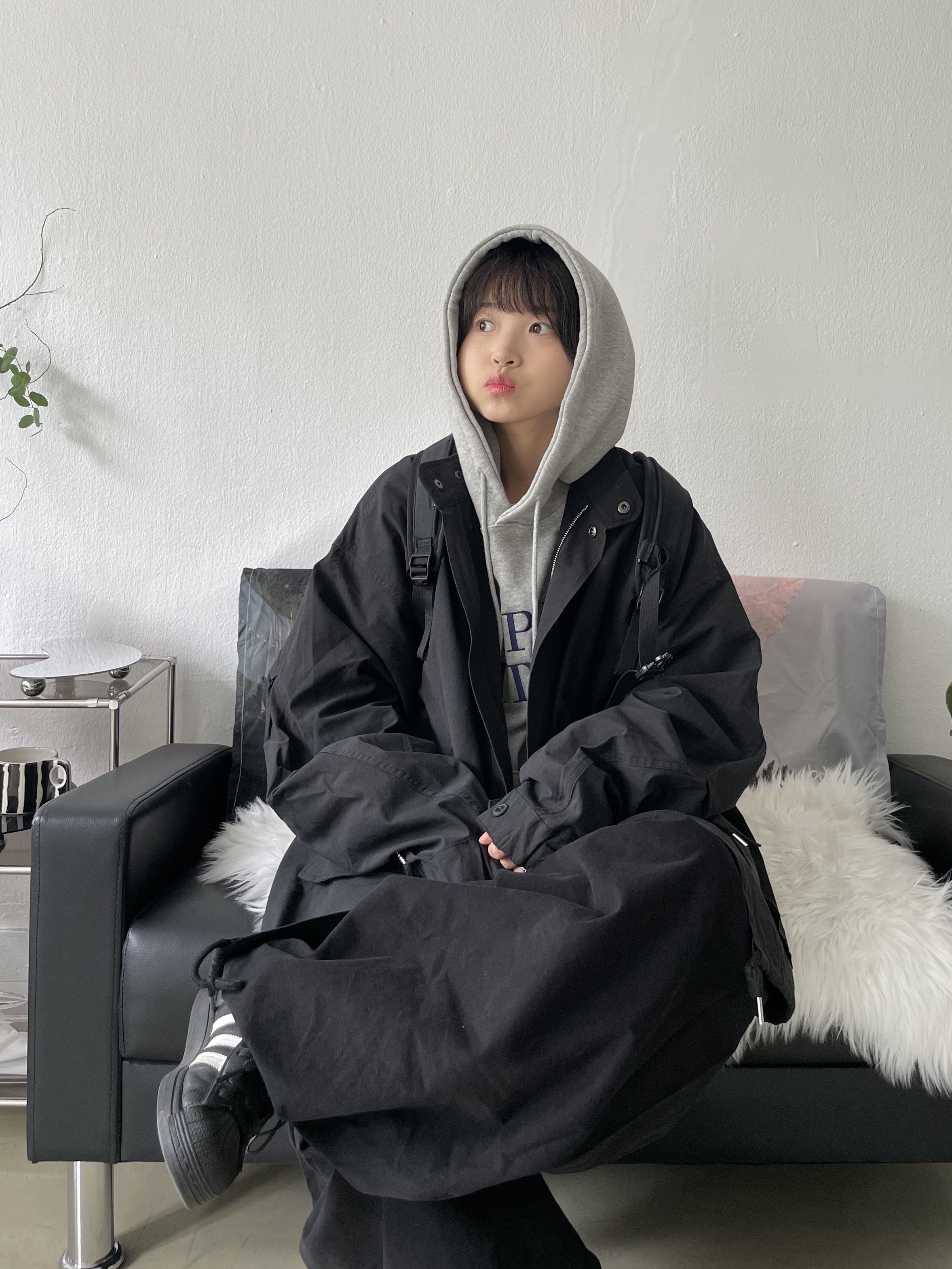 Adidas Superstar Core Black White, The North Face Hot Shot Black 착용 스타일 - 9