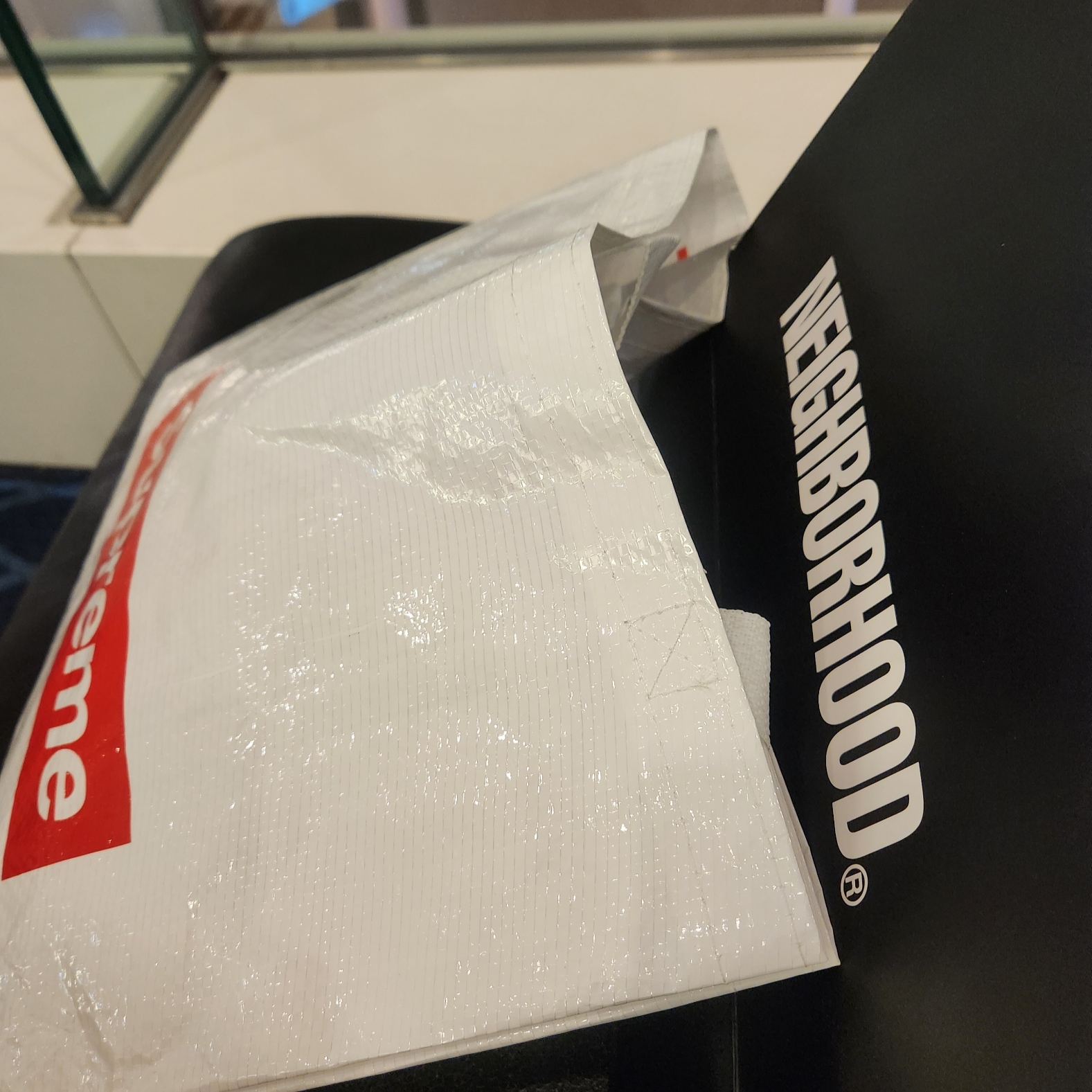 Supreme x New Era Jerseys Box Logo Black - 24FW, Supreme x New Era Jerseys Box Logo Red - 24FW 착용 스타일 - 3