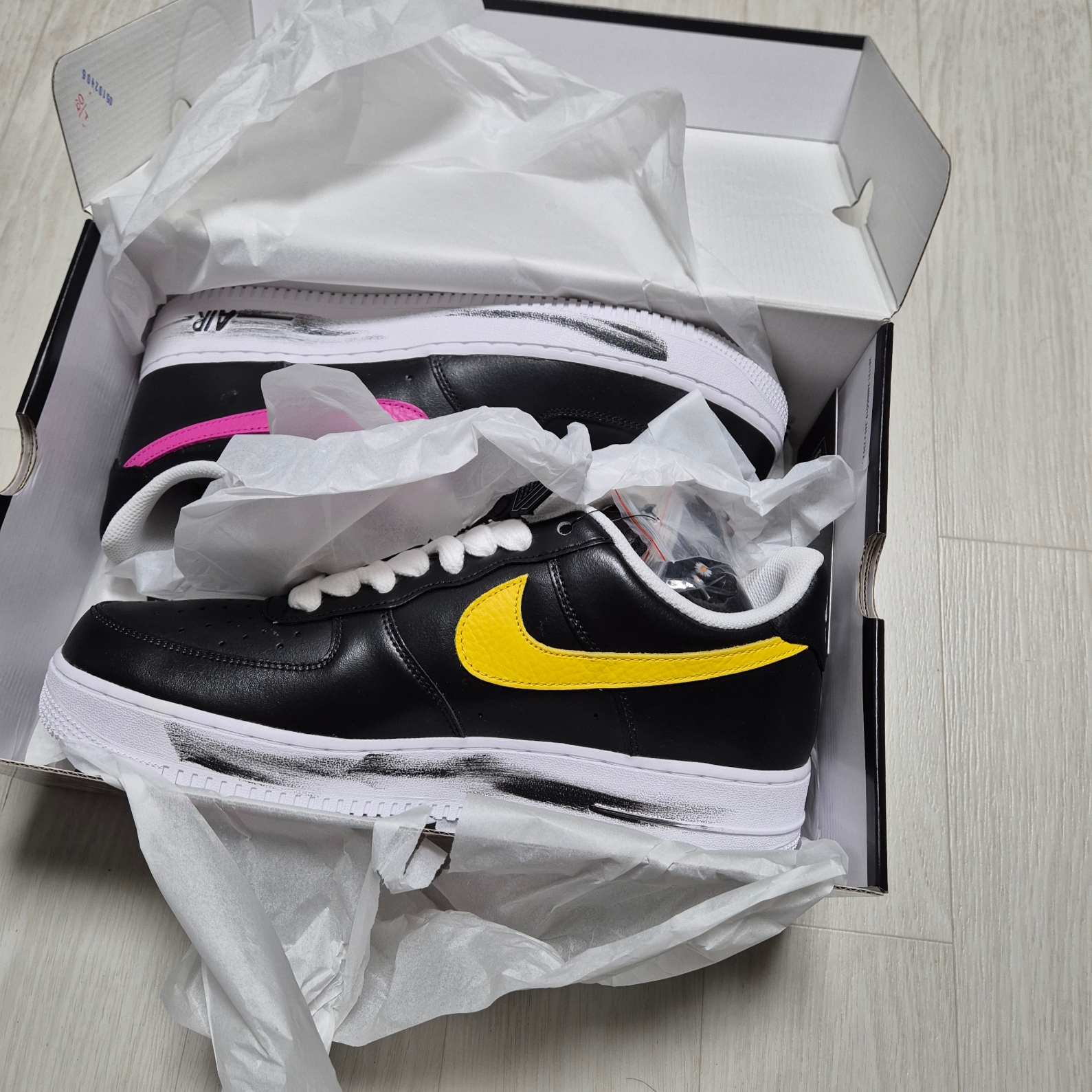 Nike x Peaceminusone Air Force 1 Low Para-Noise 3.0 Black and Multicolor 착용 스타일