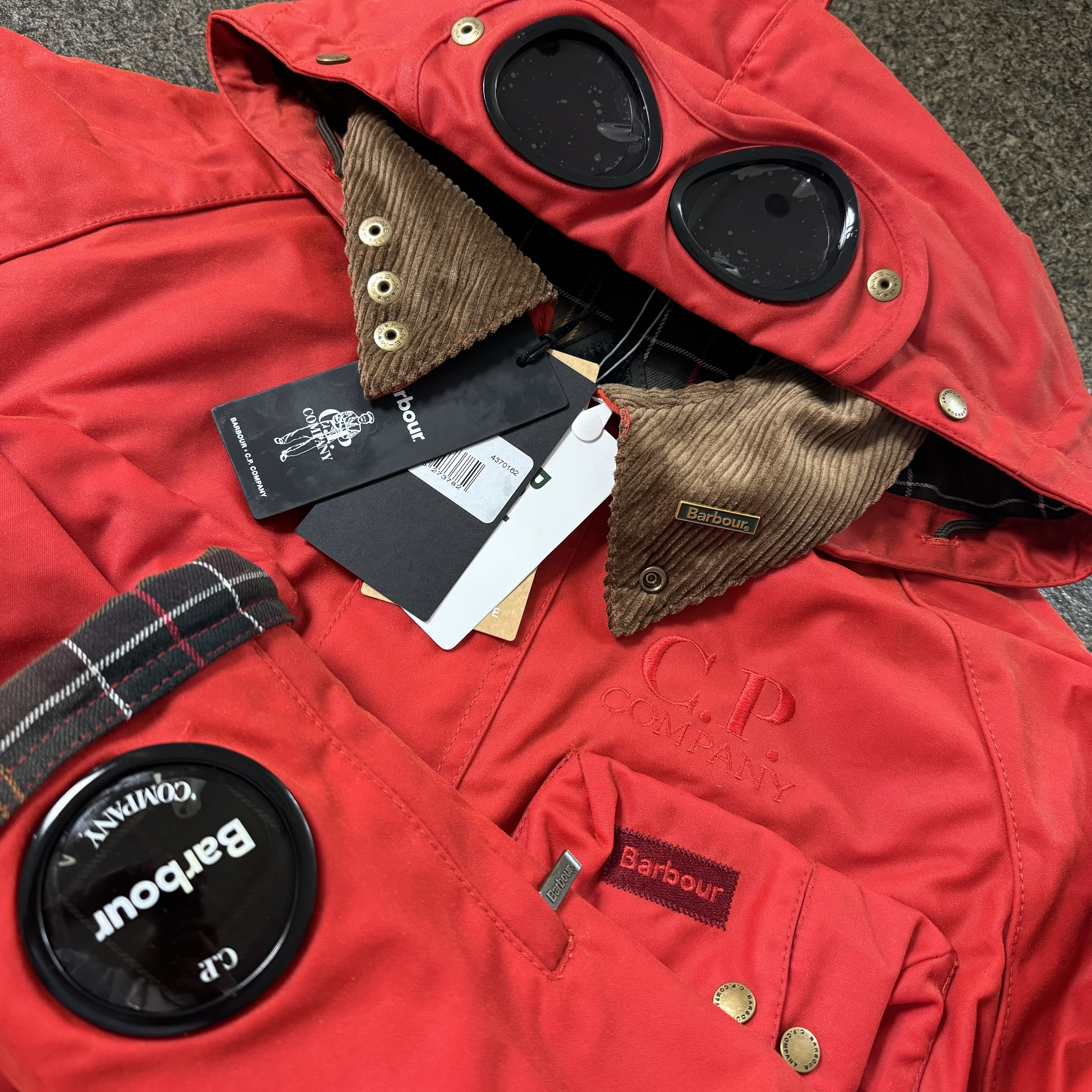 C.P. Company x Barbour Creel Wax Jacket Orange 착용 스타일