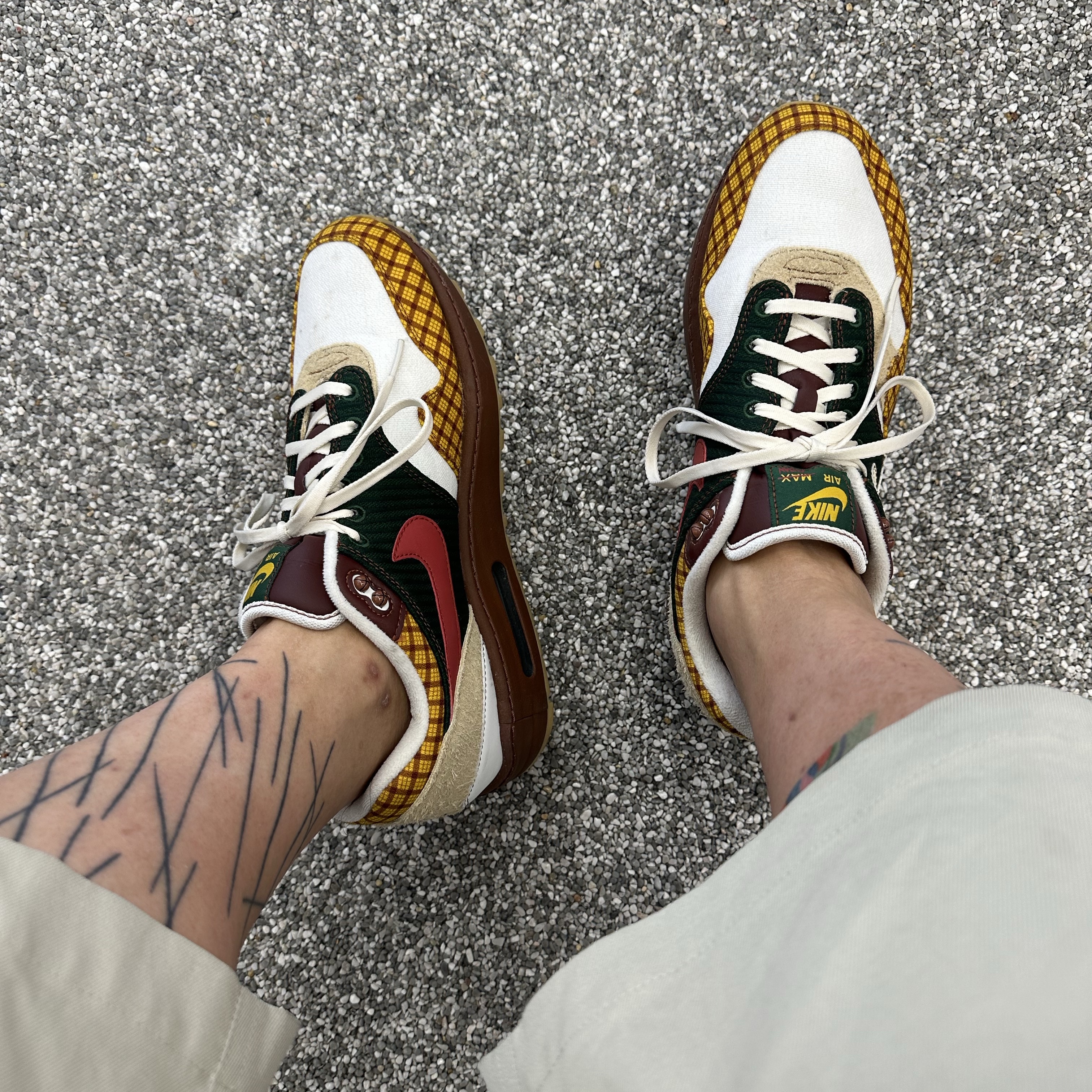 Human Made Keiko Sootome T-Shirt #9 White, Nonnod Alpine Carpenter Shorts Beige 착용 스타일 - 4
