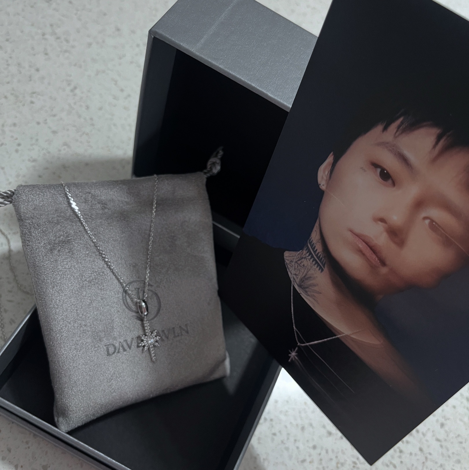 [KREAM 단독/프리오더] KID MIILI x DAVID AVLN Glacier Diamond Pendant 2.0 착용 스타일