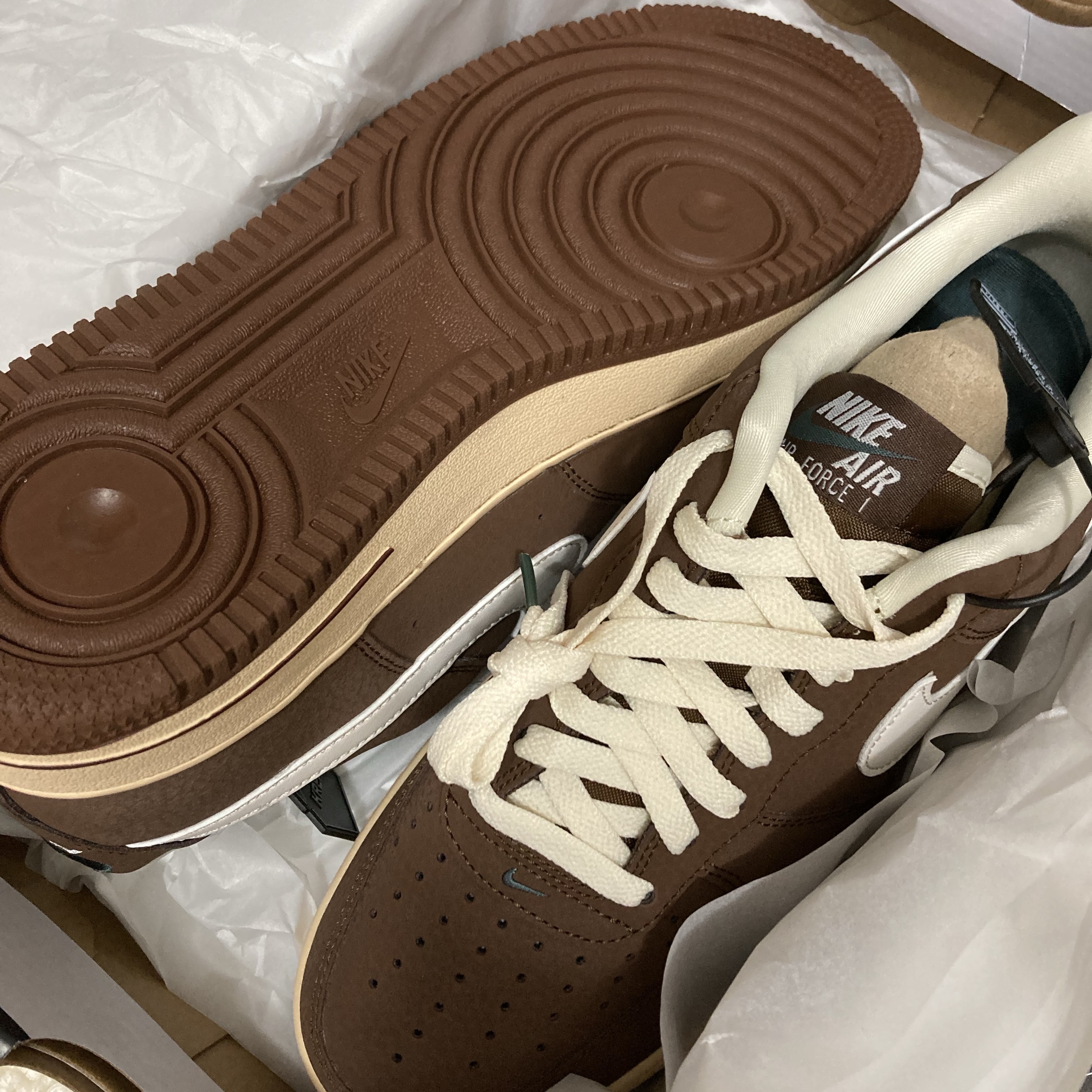 Nike Air Force 1 '07 Cacao Wow Coconut Milk 착용 스타일 - 2