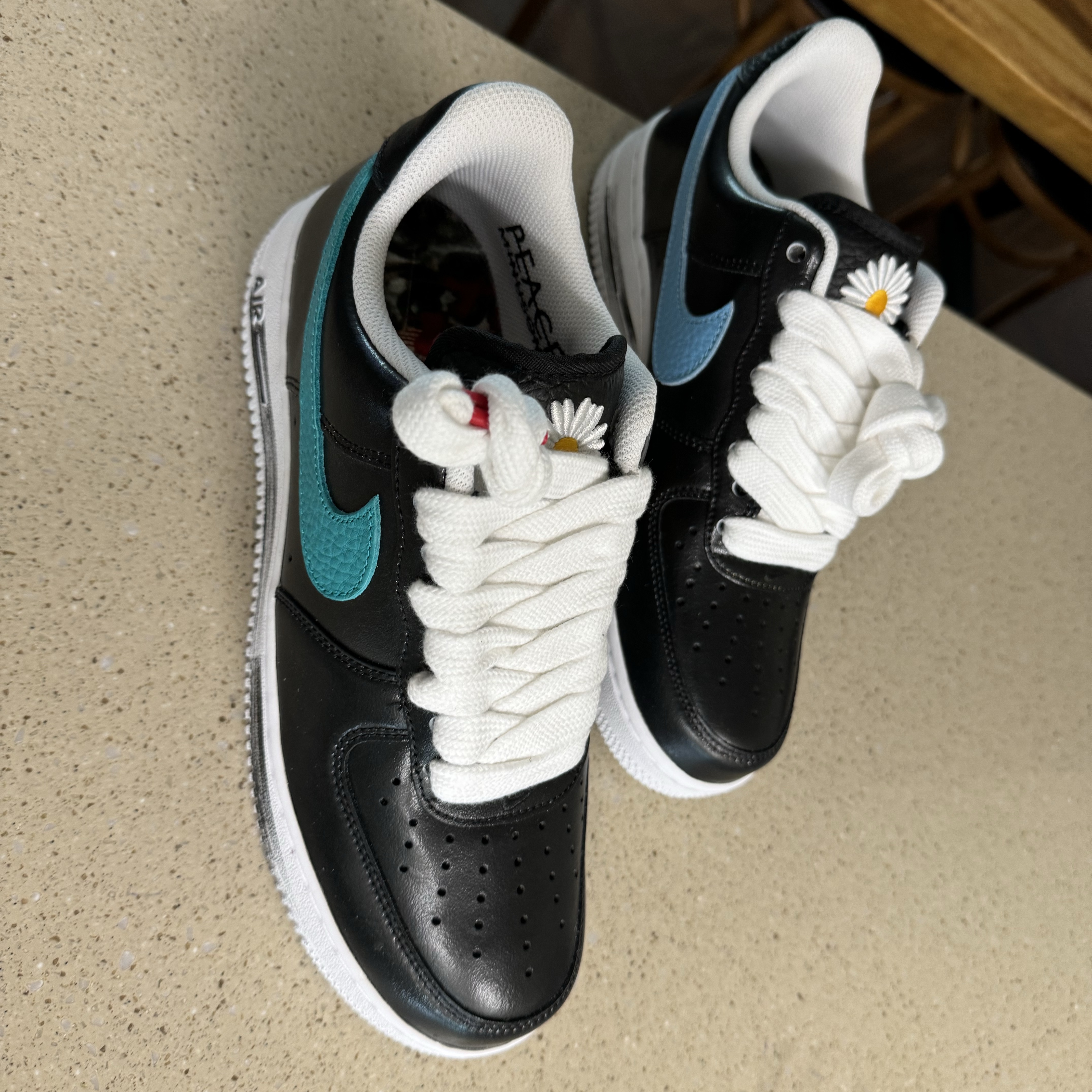 Nike x Peaceminusone Air Force 1 Low Para-Noise 3.0 Black and Multicolor 착용 스타일