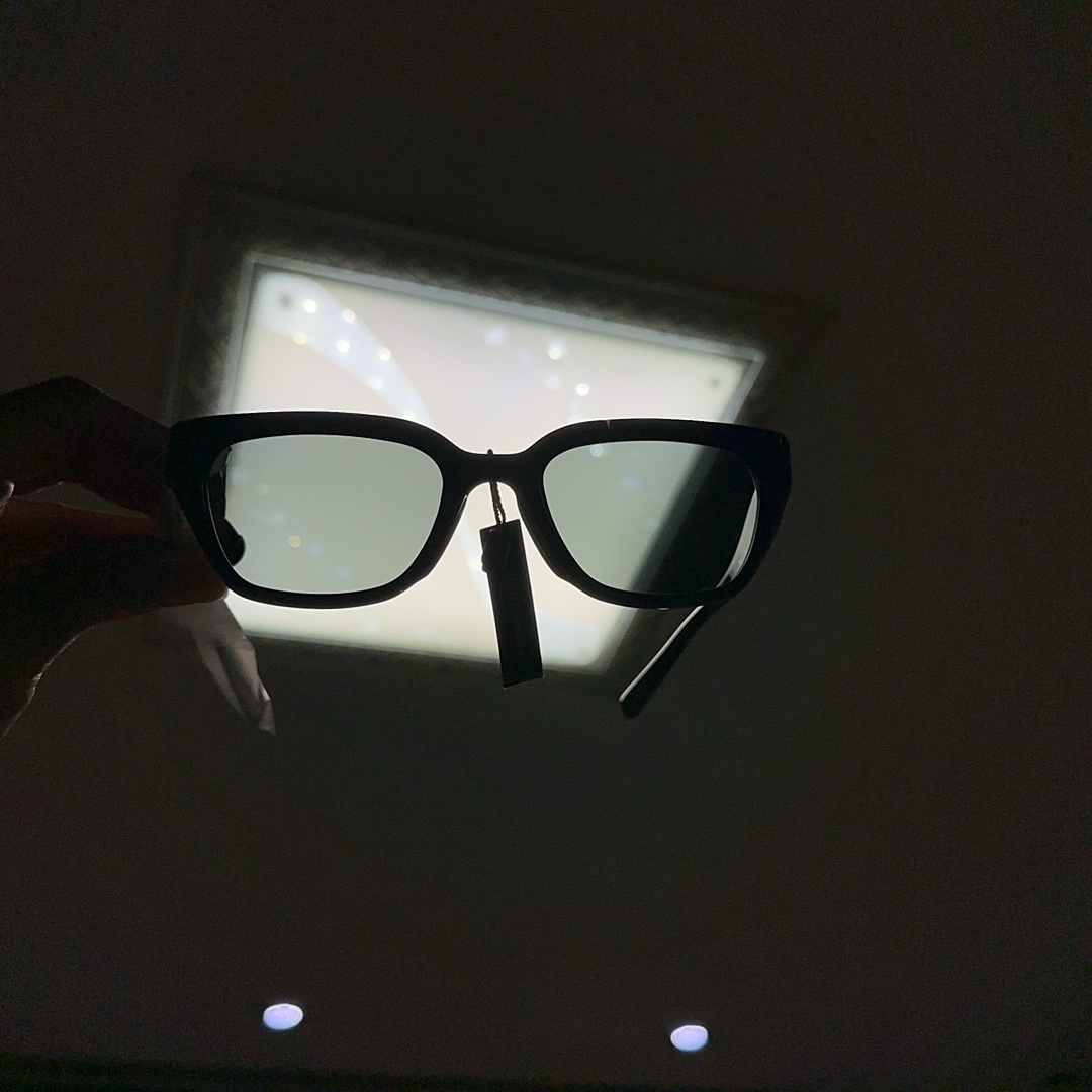 Gentle Monster x Maison Margiela MM109 Black Black 착용 스타일 - 1