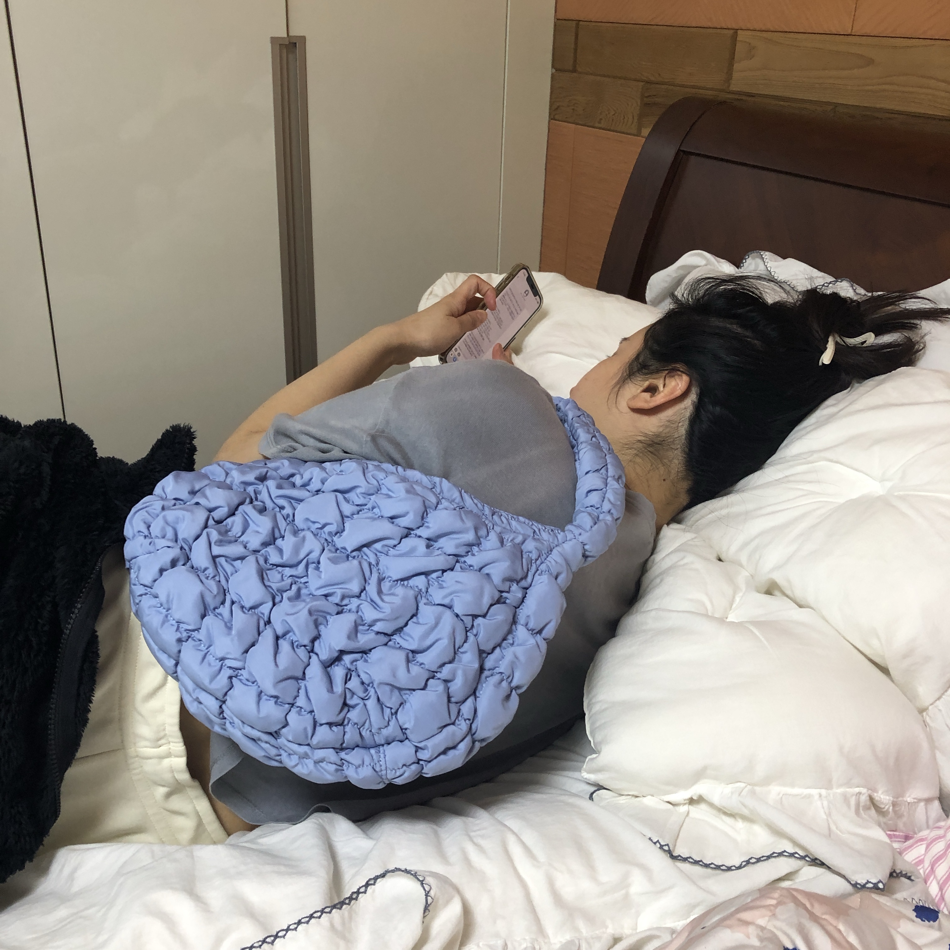 COS Quilted Mini Bag Light Blue 착용 스타일