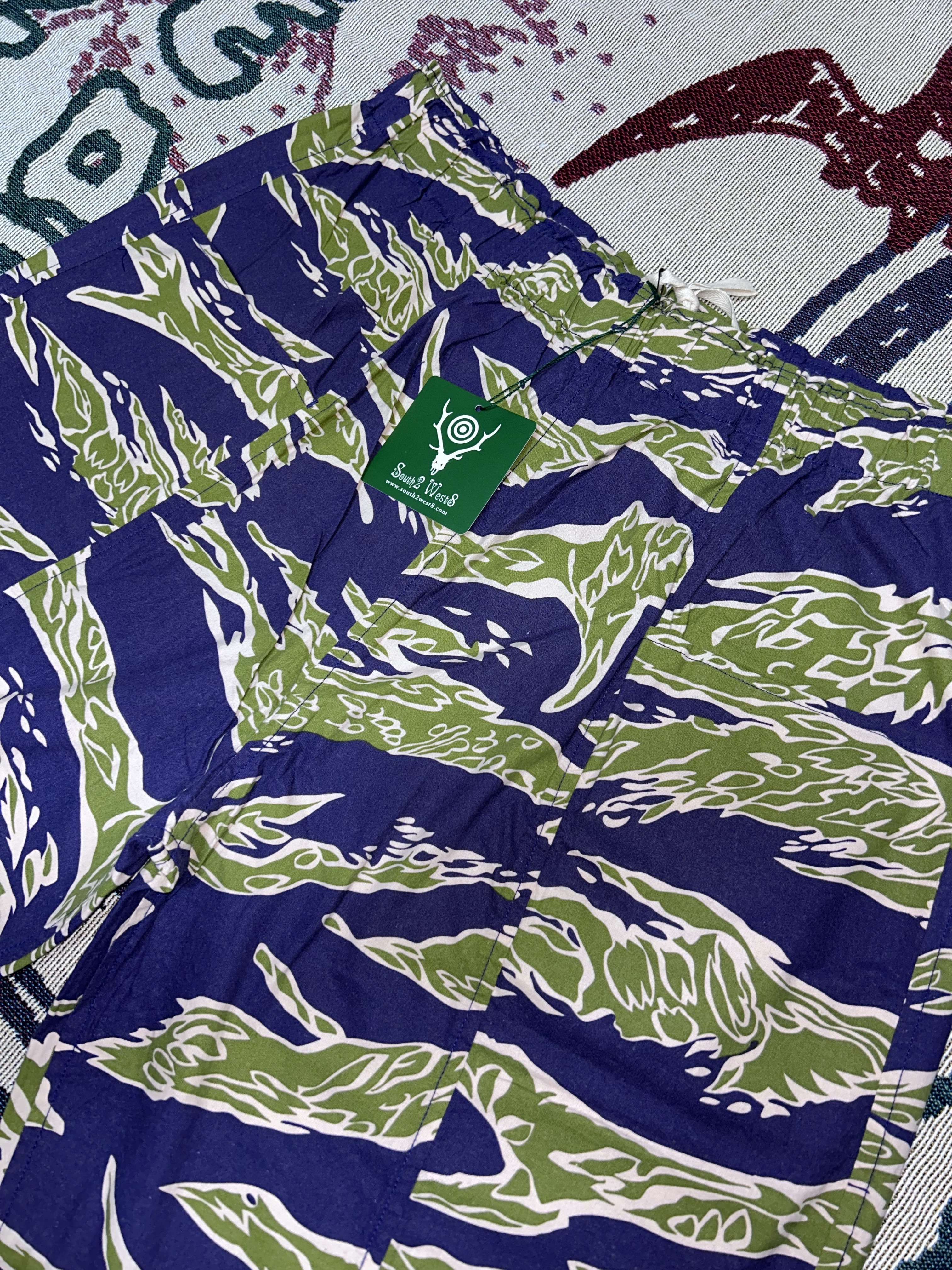 South2 West8 Army String Pant Flannel Purple Tiger 착용 스타일 - 1