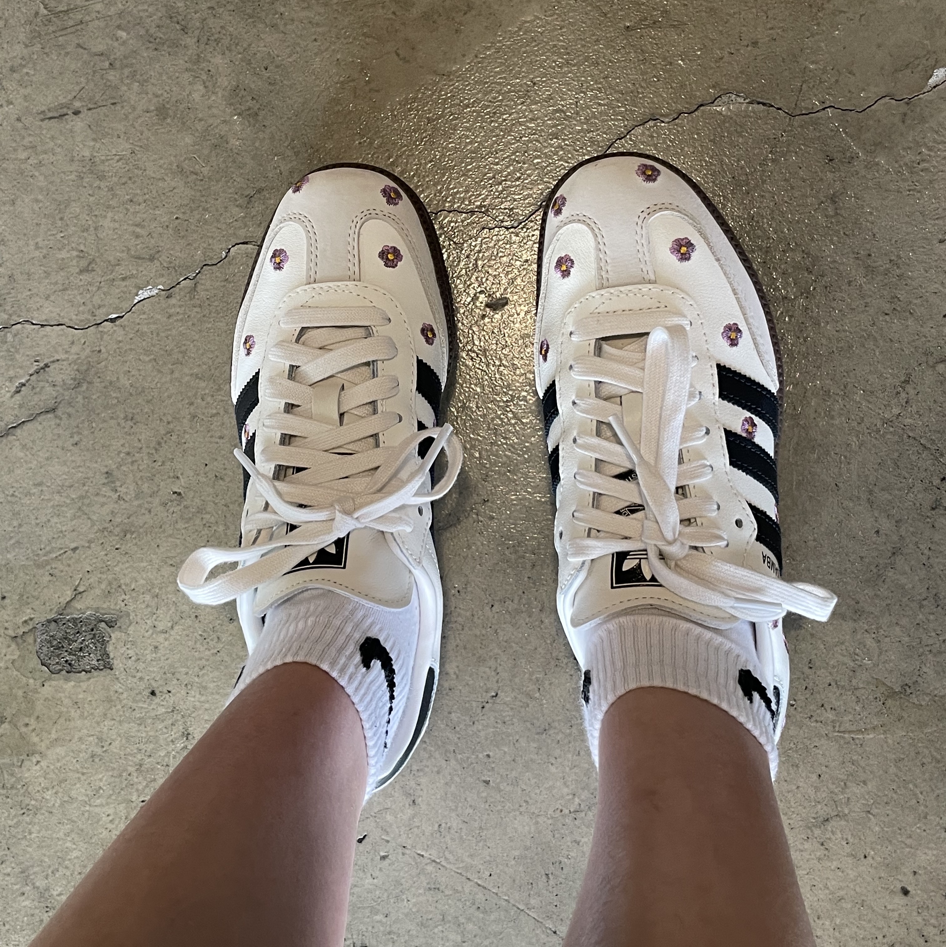 (W) Adidas Samba OG Cloud White Core Black 착용 스타일 - 2