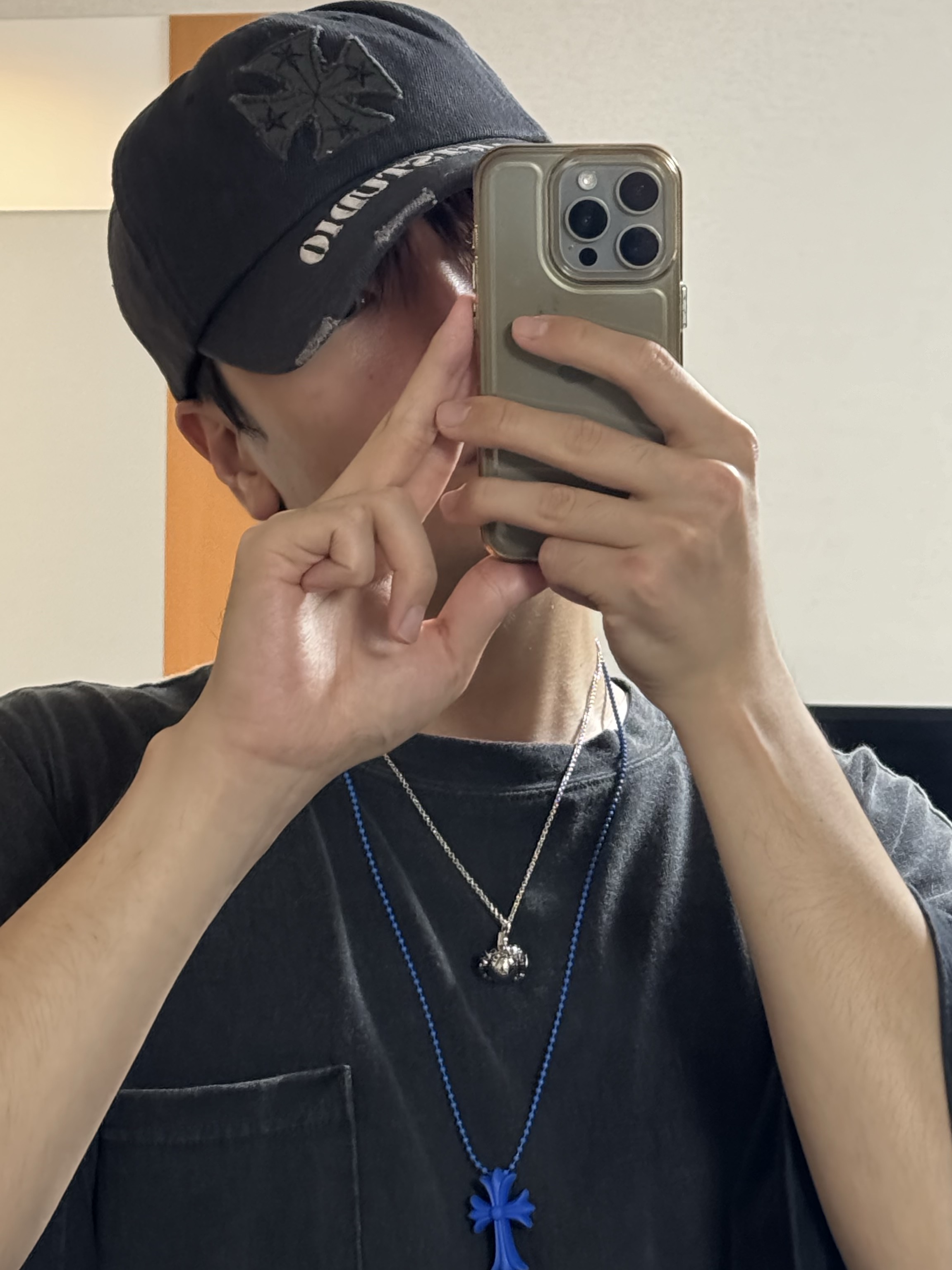 Palace x Vivienne Westwood Orb Pendant Silver - 24FW, Chrome Hearts Silichrome CH Cross Pendant Blue 2023 착용 스타일