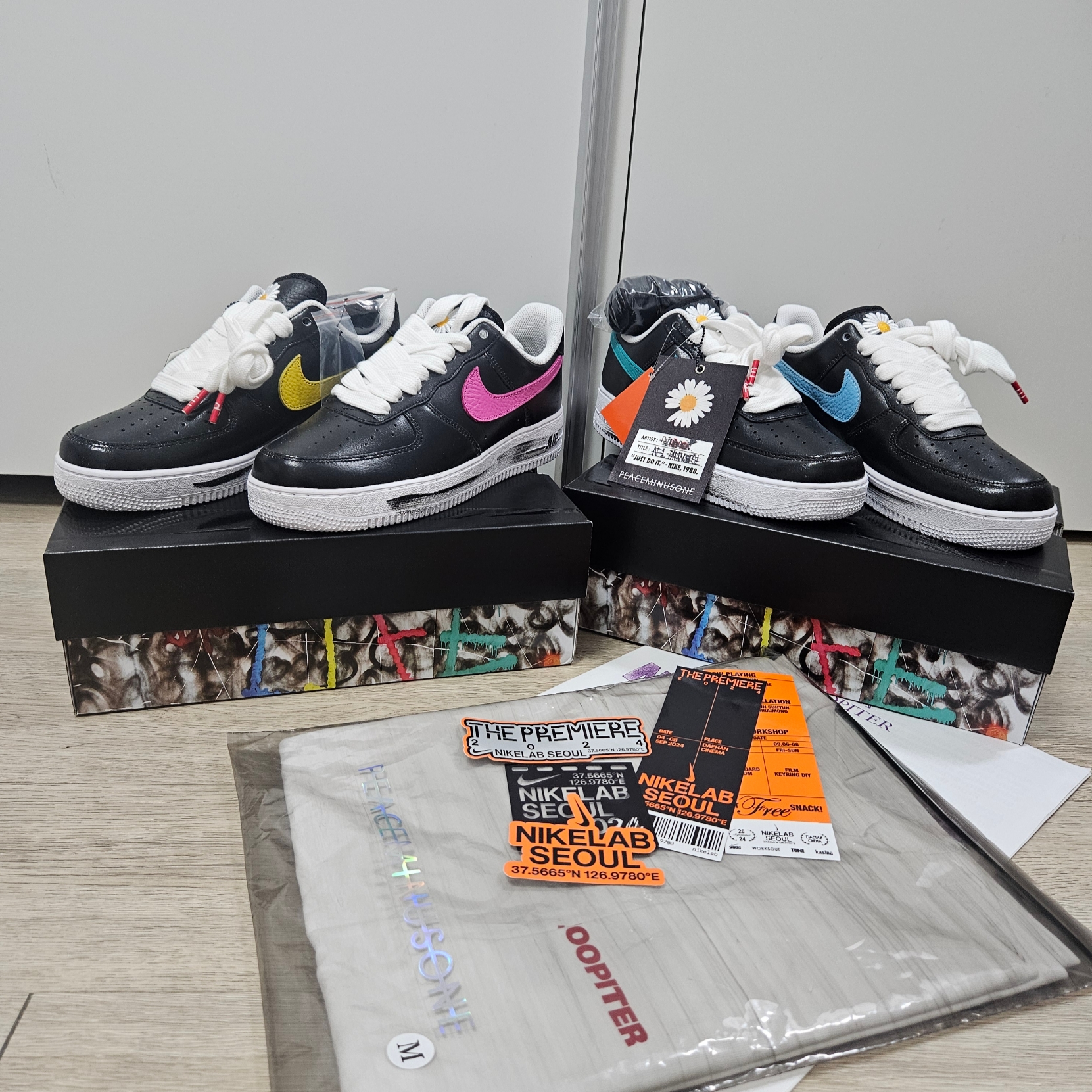 Nike x Peaceminusone Air Force 1 Low Para-Noise 3.0 Black and Multicolor, Peaceminusone x Joopiter T-Shirt White 착용 스타일