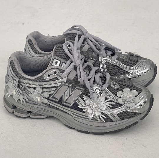 New Balance 1906R Harbor Grey Silver Metalic 착용 스타일 - 2