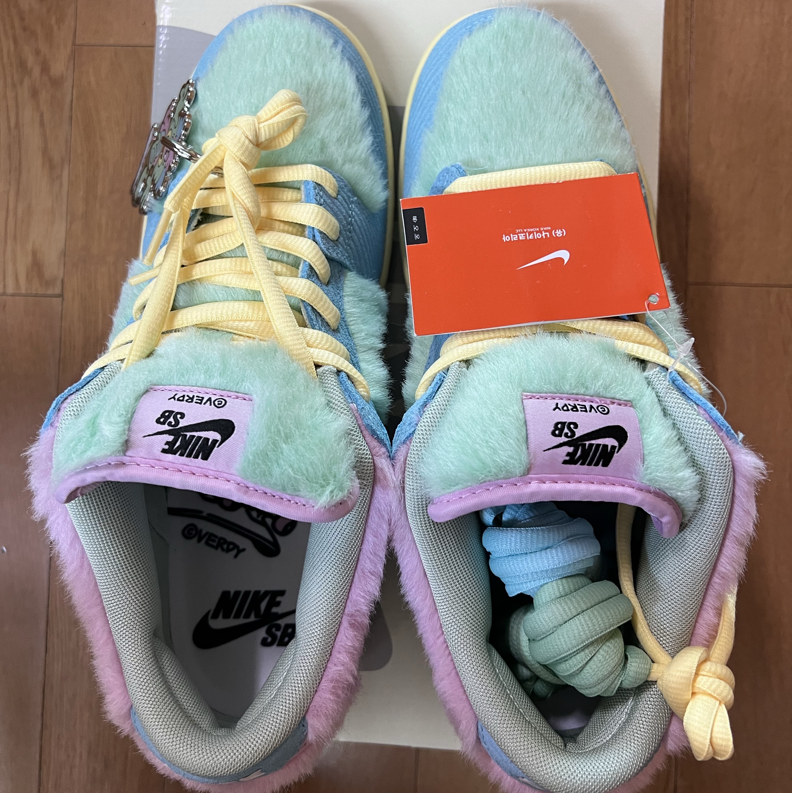 Nike x Verdy SB Dunk Low Pro Blue Gaze and Enamel Green 착용 스타일