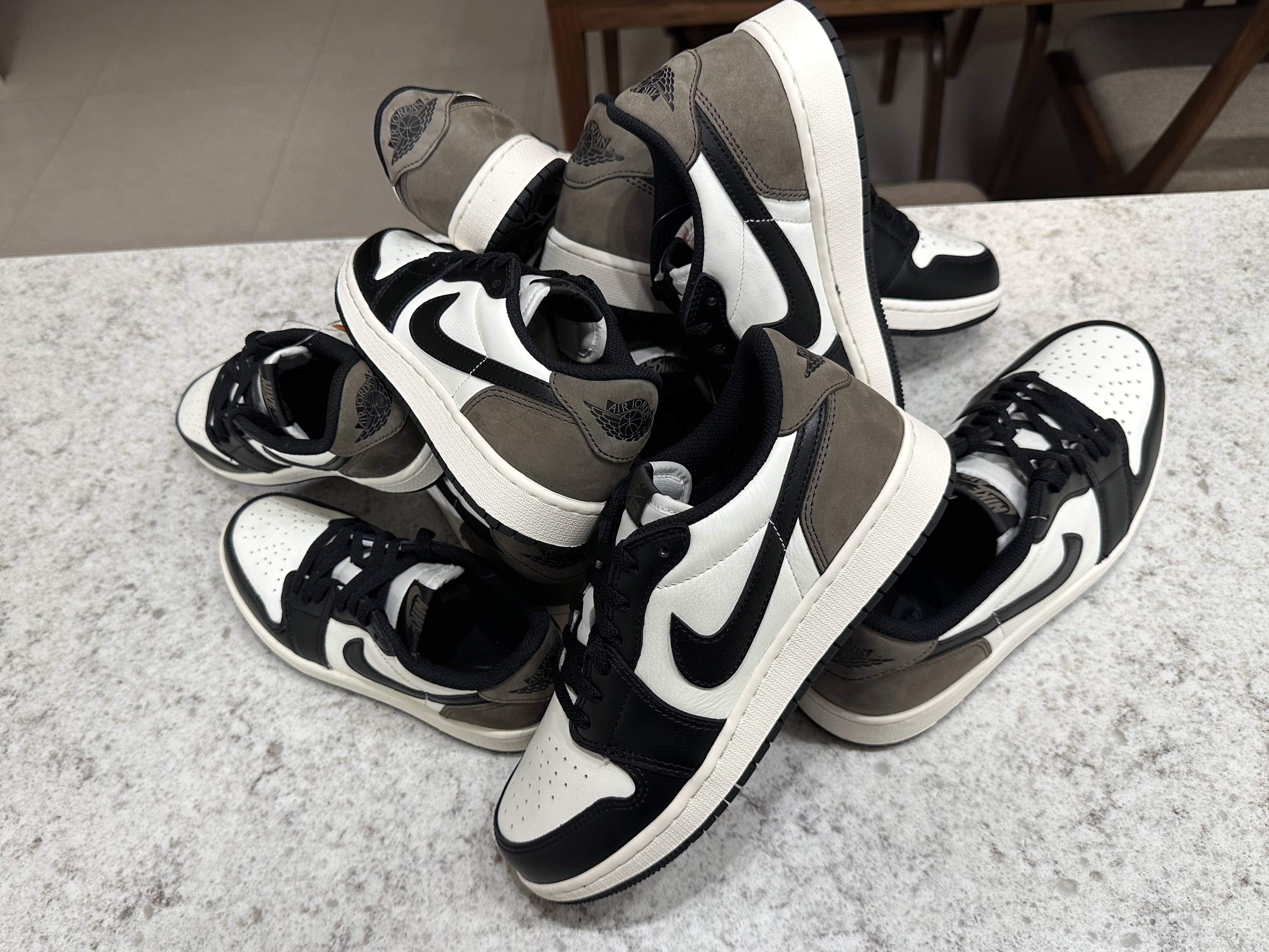 Jordan 1 Retro Low OG Mocha, (GS) Jordan 1 Retro Low OG Mocha 착용 스타일 - 6
