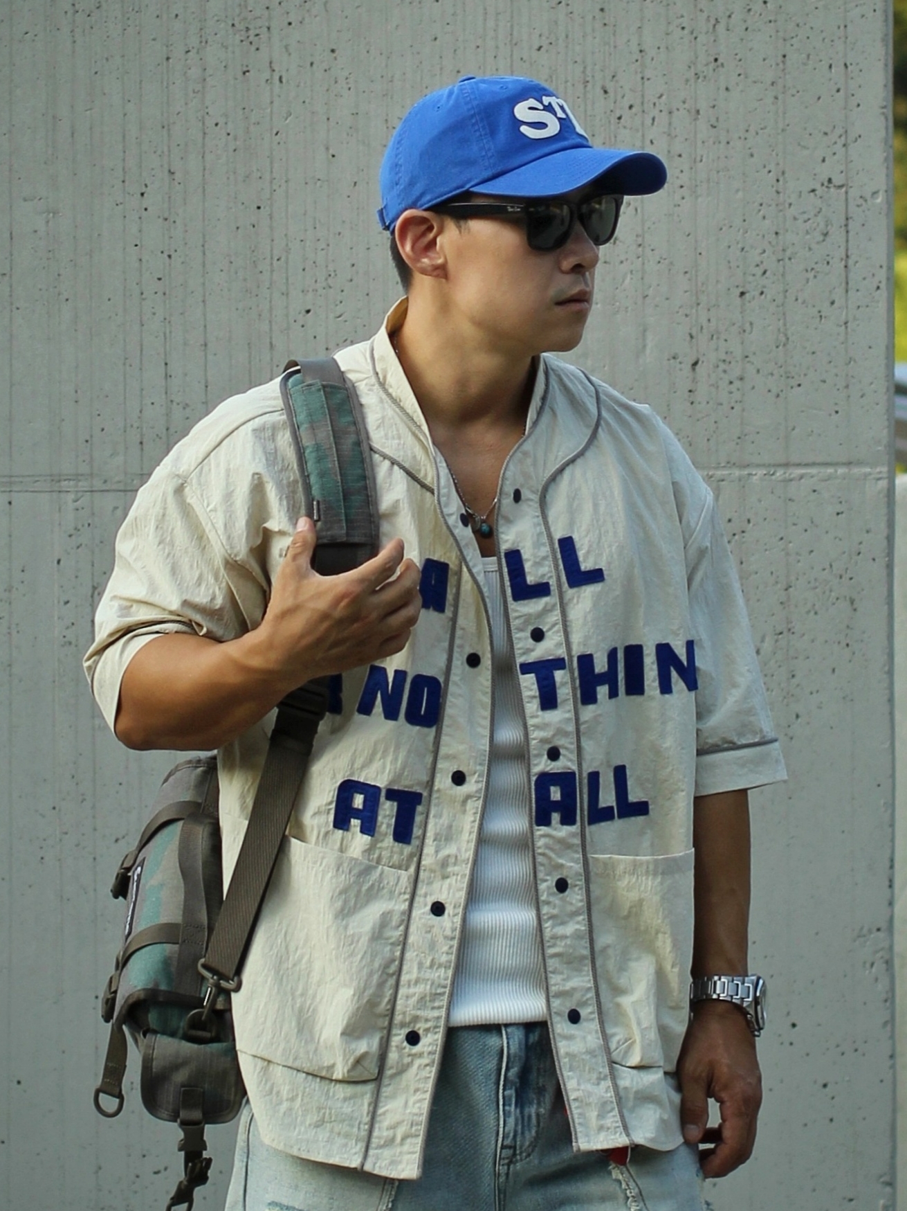 Nike V2K Run Metallic Silver Gym Red, Supreme Mini Duffle Bag Woodland Camo - 24SS 착용 스타일 - 3