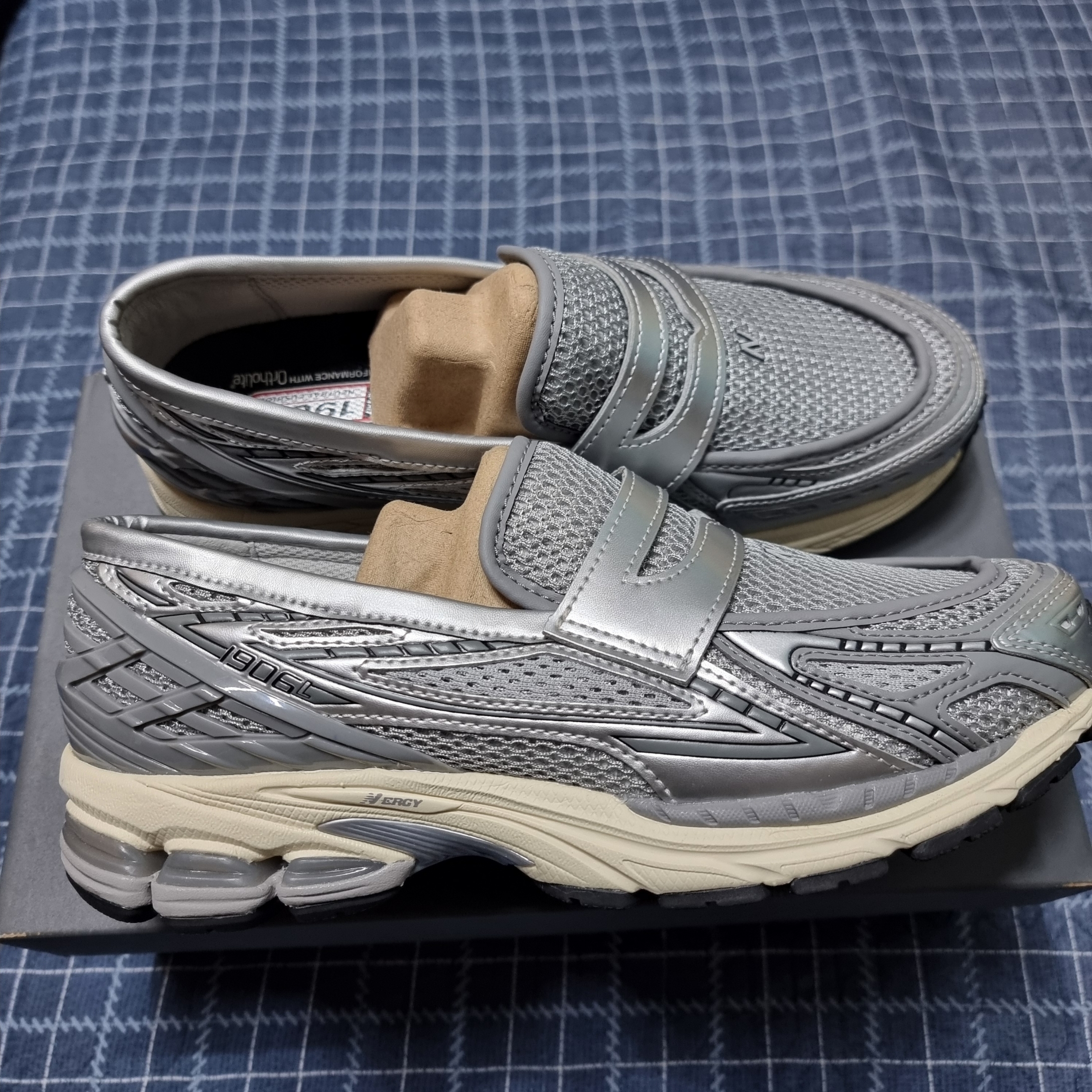 New Balance 1906L Grey Silver 착용 스타일 - 3