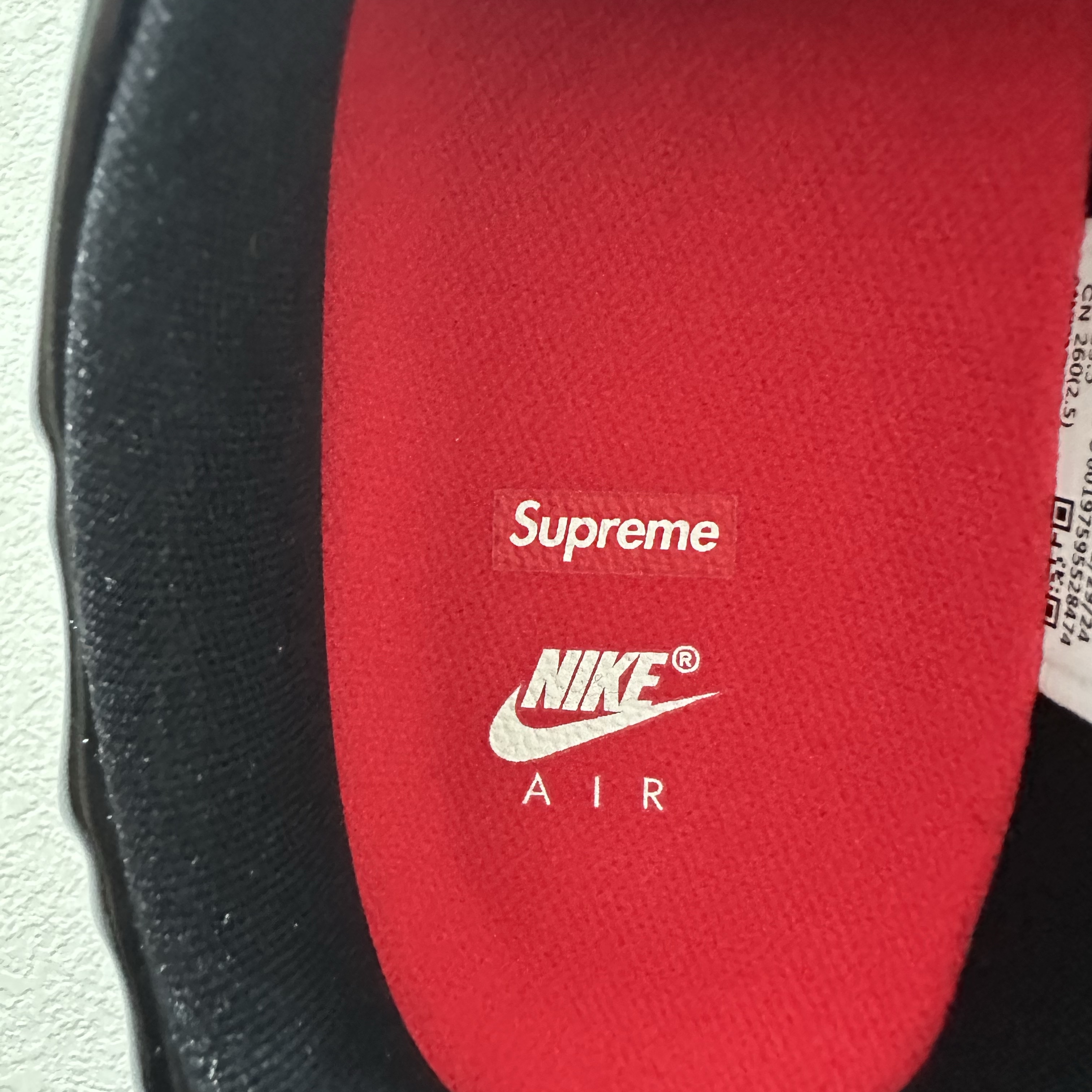 Nike x Supreme Clogposite Black - 24FW 착용 스타일 - 3