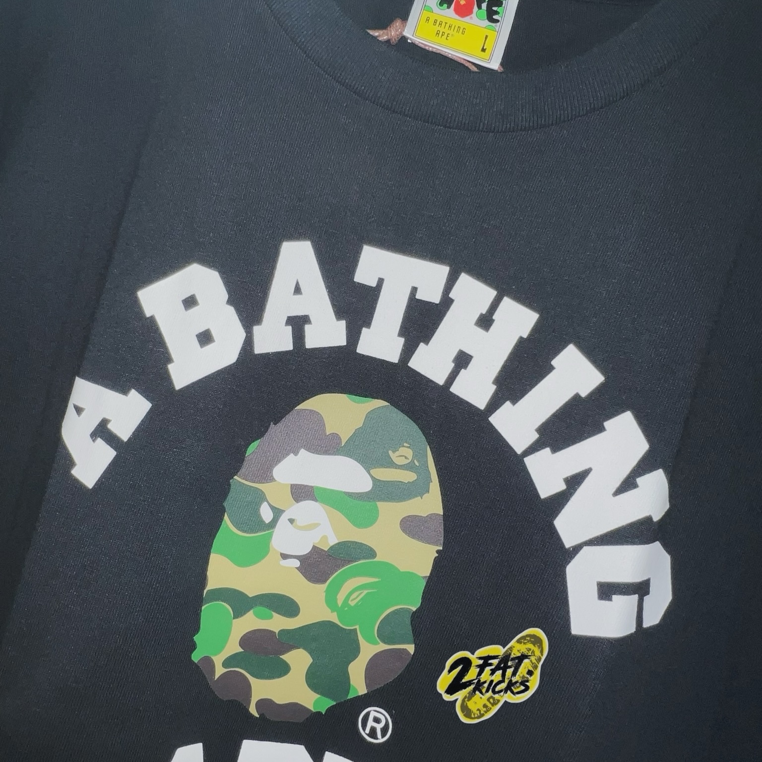 BAPE ABC Camo College T-Shirt Black Green, BAPE ABC Camo College T-Shirt White Green 착용 스타일 - 3