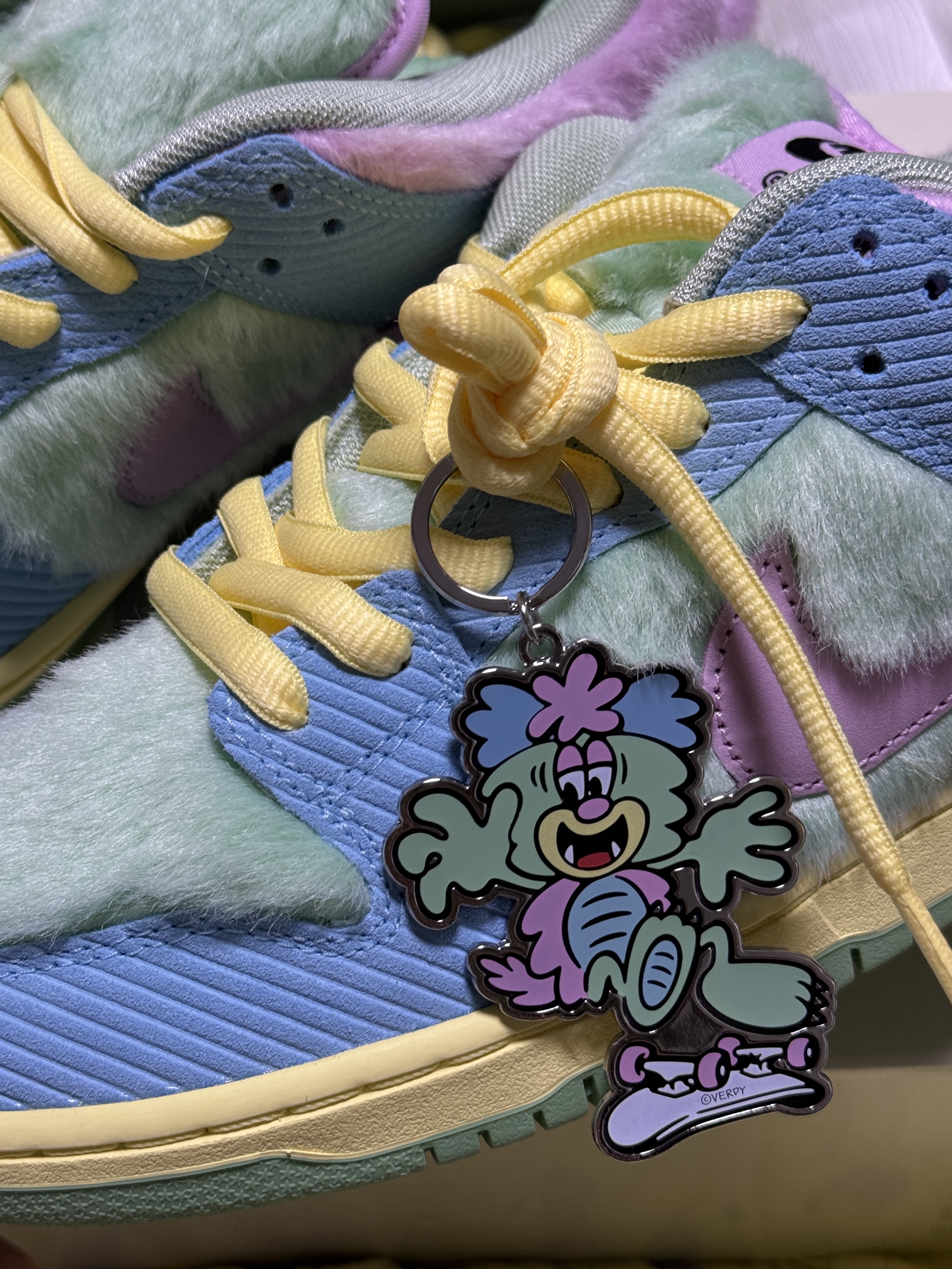 Nike x Verdy SB Dunk Low Pro Blue Gaze and Enamel Green 착용 스타일 - 3