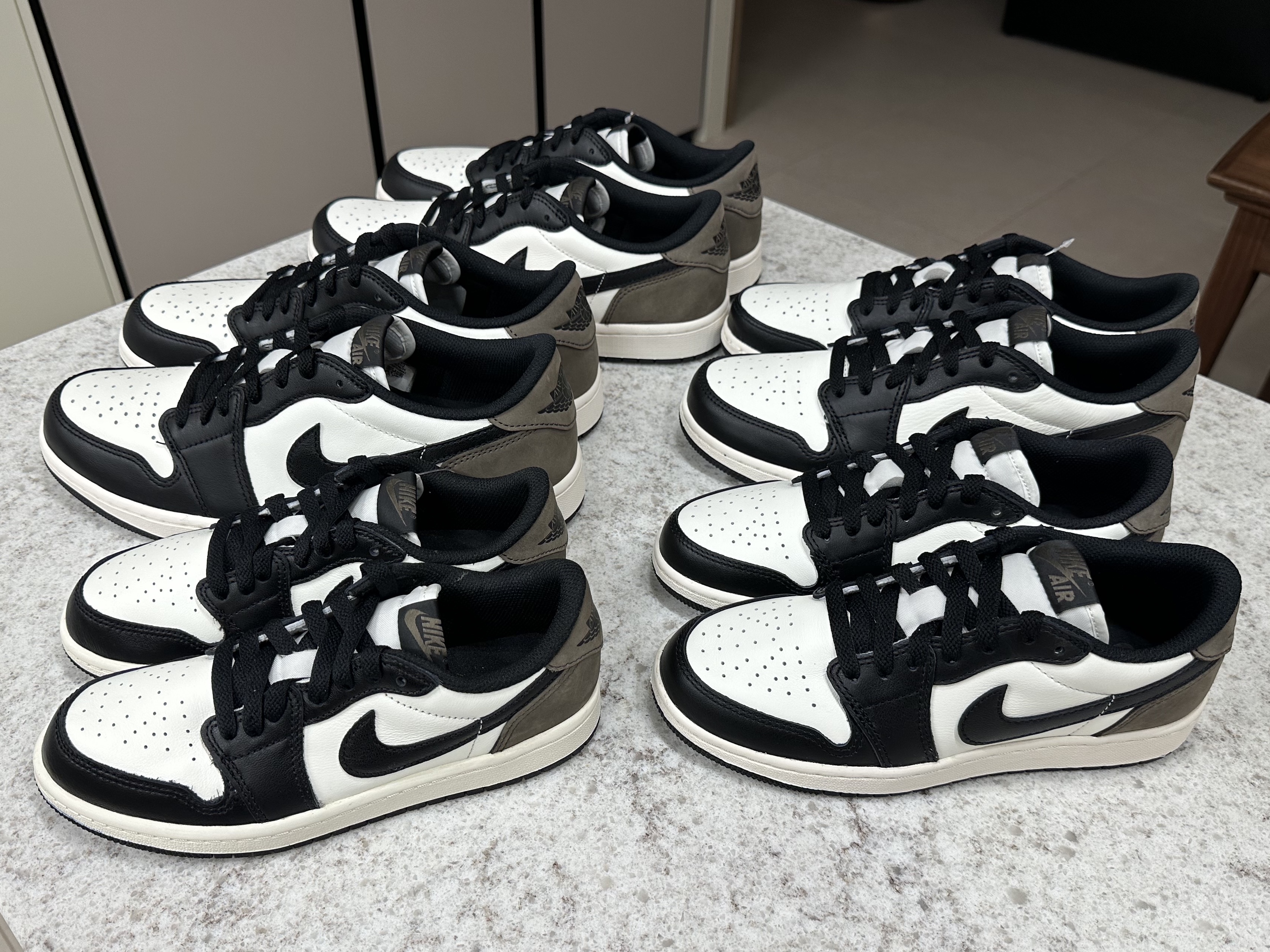 Jordan 1 Retro Low OG Mocha, (GS) Jordan 1 Retro Low OG Mocha 착용 스타일 - 1