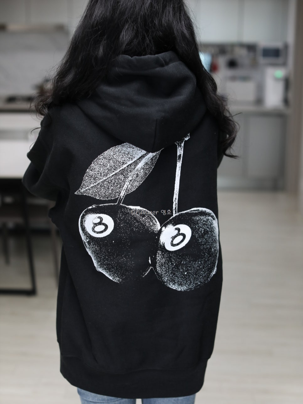 Stussy Cherries Hoodie Black 착용 스타일