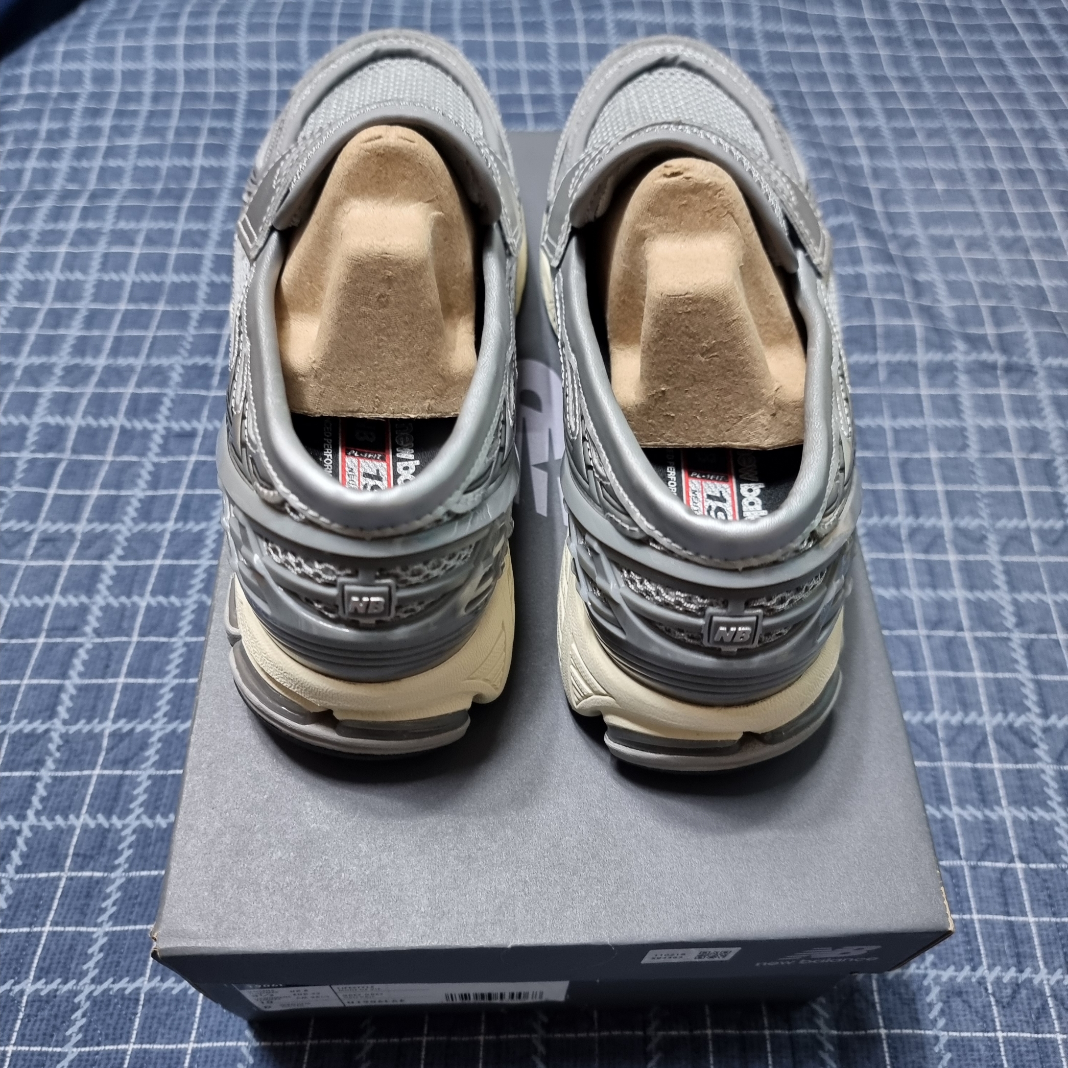 New Balance 1906L Grey Silver 착용 스타일 - 4