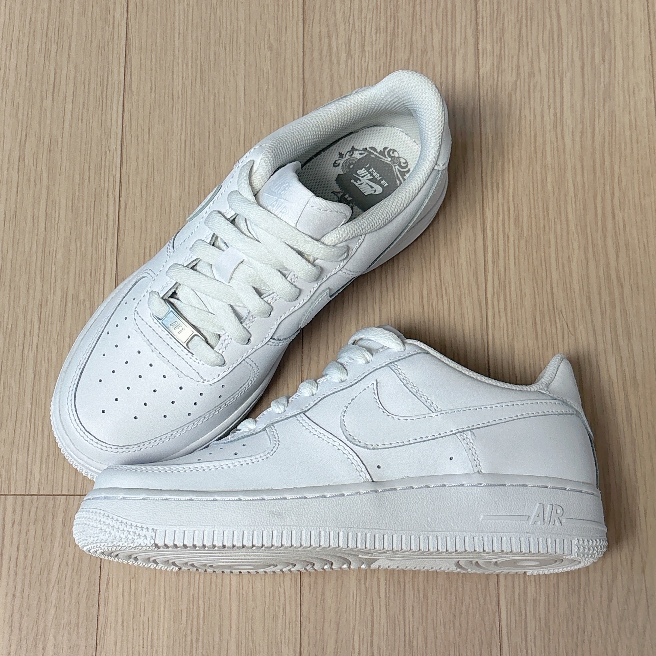 (GS) Nike Air Force 1 LE White 착용 스타일 - 1