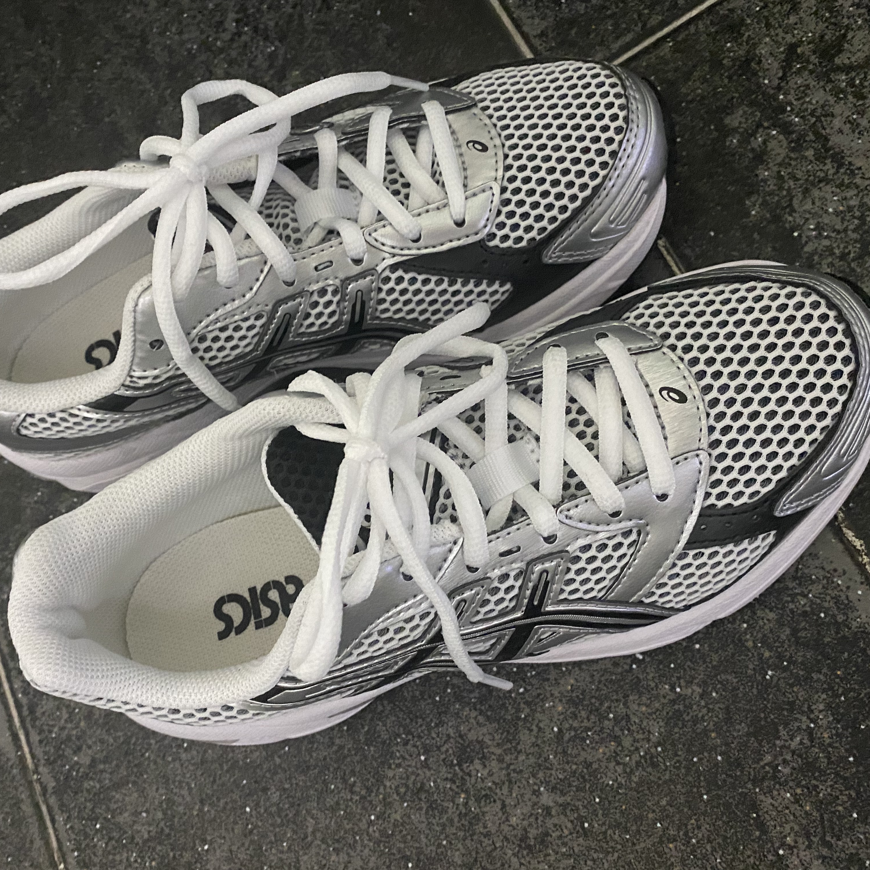 Asics Gel-1130 White Black 착용 스타일
