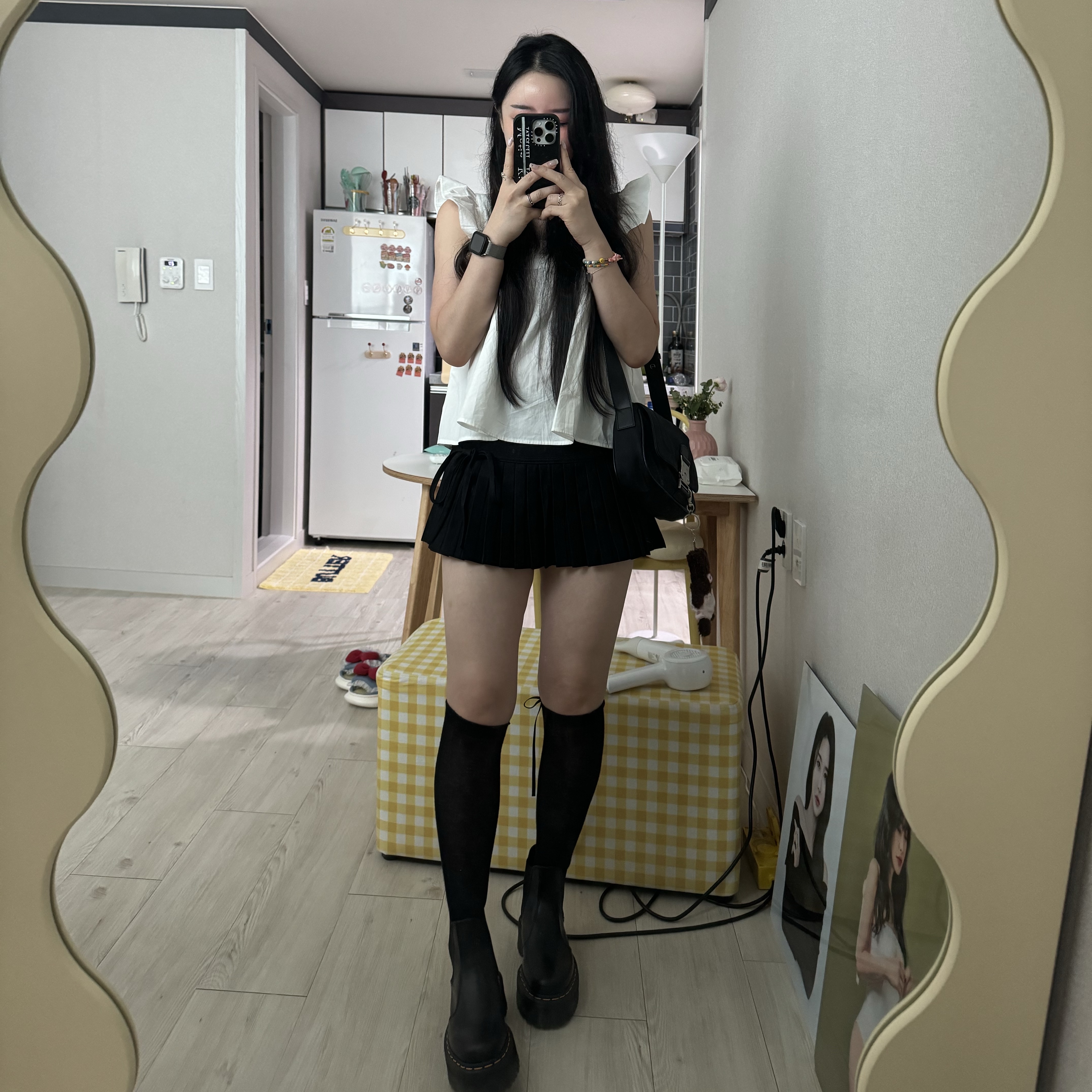 Matin Kim Mini Buckle Bag Black, Dr. Martens Women Jadon Boot Smooth Leather Platforms Black 착용 스타일