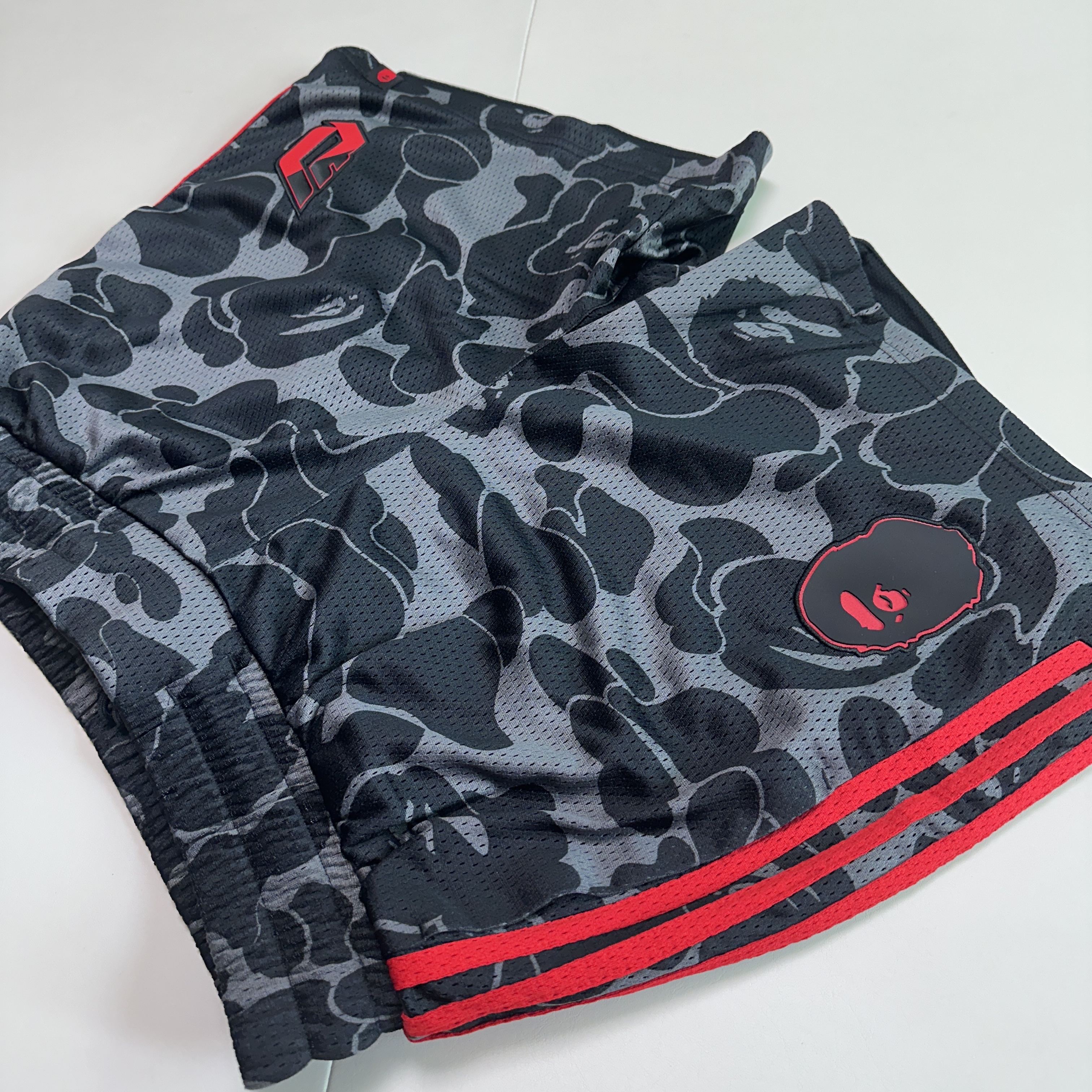 Adidas x BAPE Dame 9 Basketball Shorts Carbon - KR Sizing 착용 스타일 - 3
