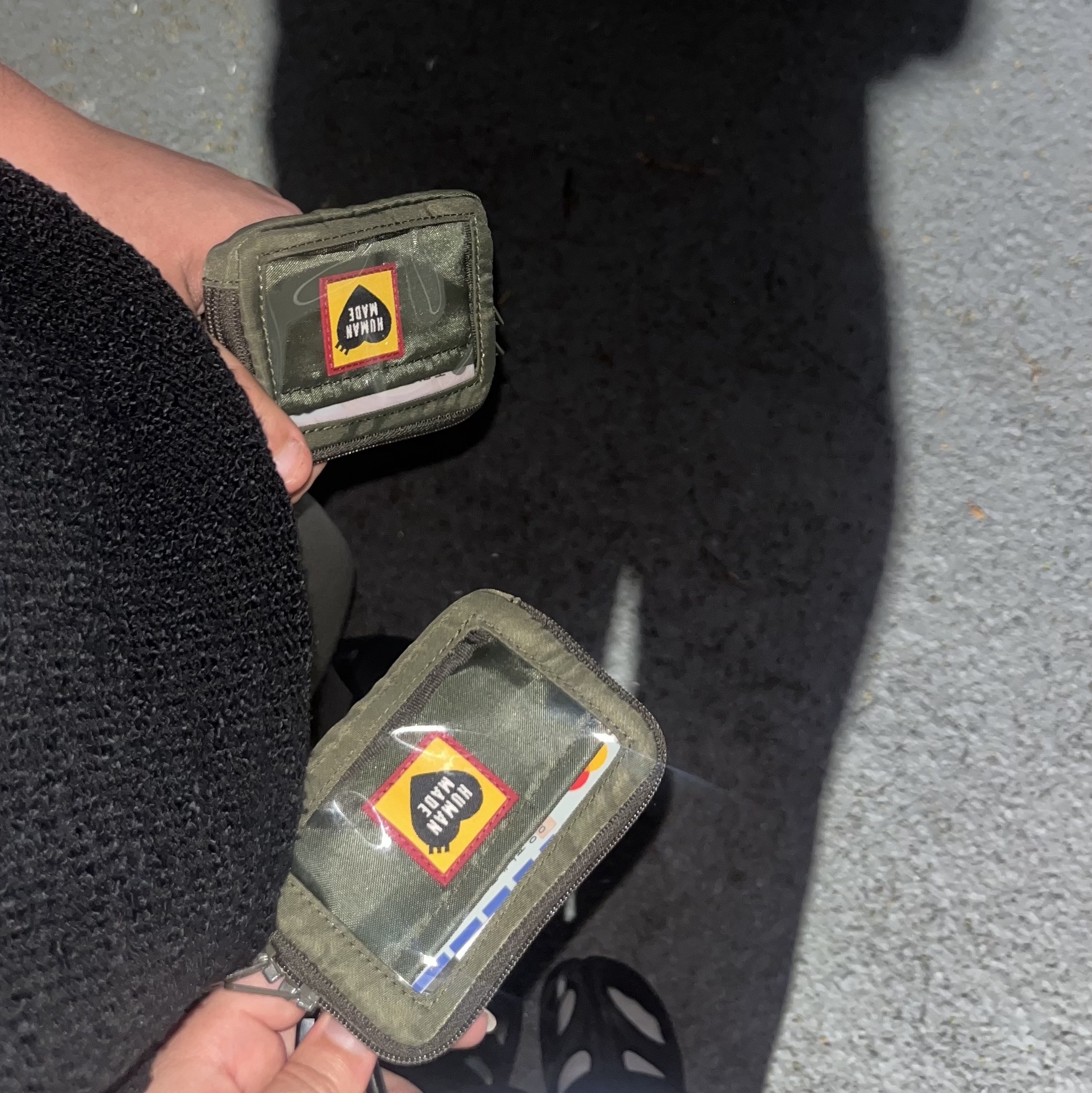 Human Made Military Card Case Olive Drab 착용 스타일