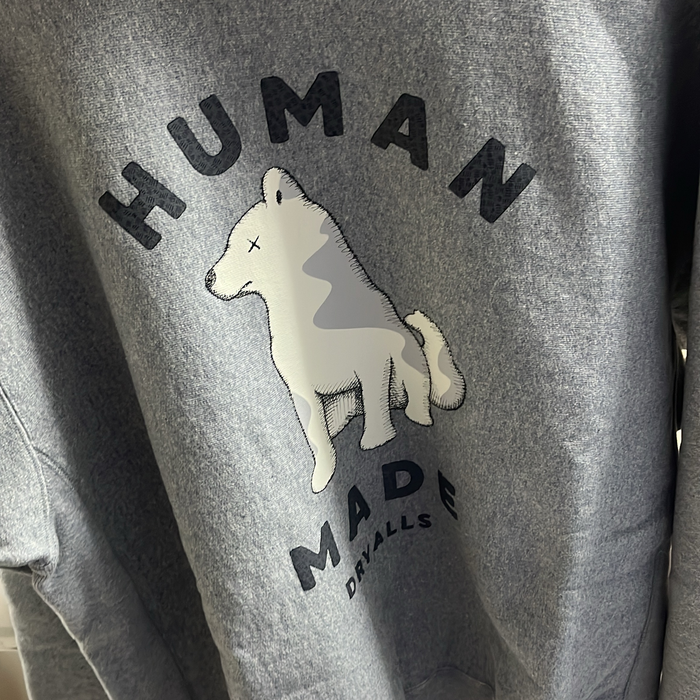 Human Made x Kaws Sweatshirt #2 Gray - Seoul Store Exclusive 착용 스타일 - 1