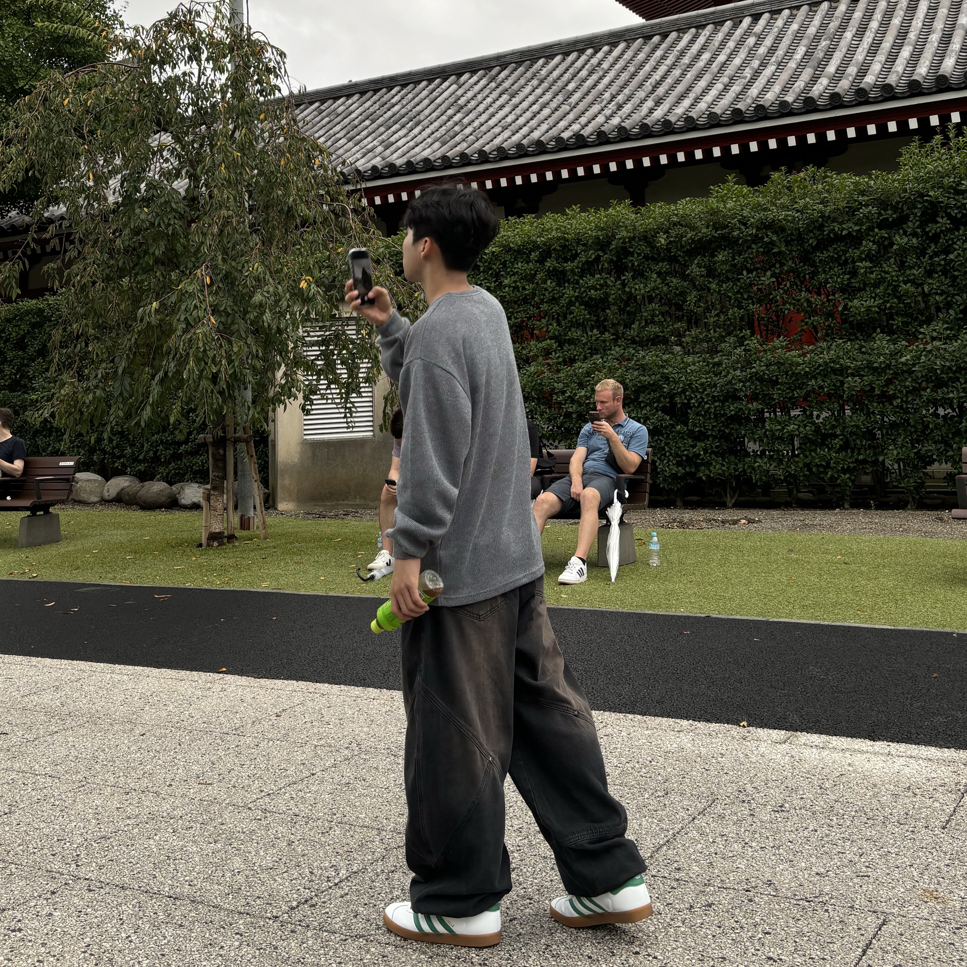 Adidas Beckenbauer Track Top Ambient Sky - KR Sizing, Adidas Gazelle Cloud White Collegiate Green 착용 스타일 - 2