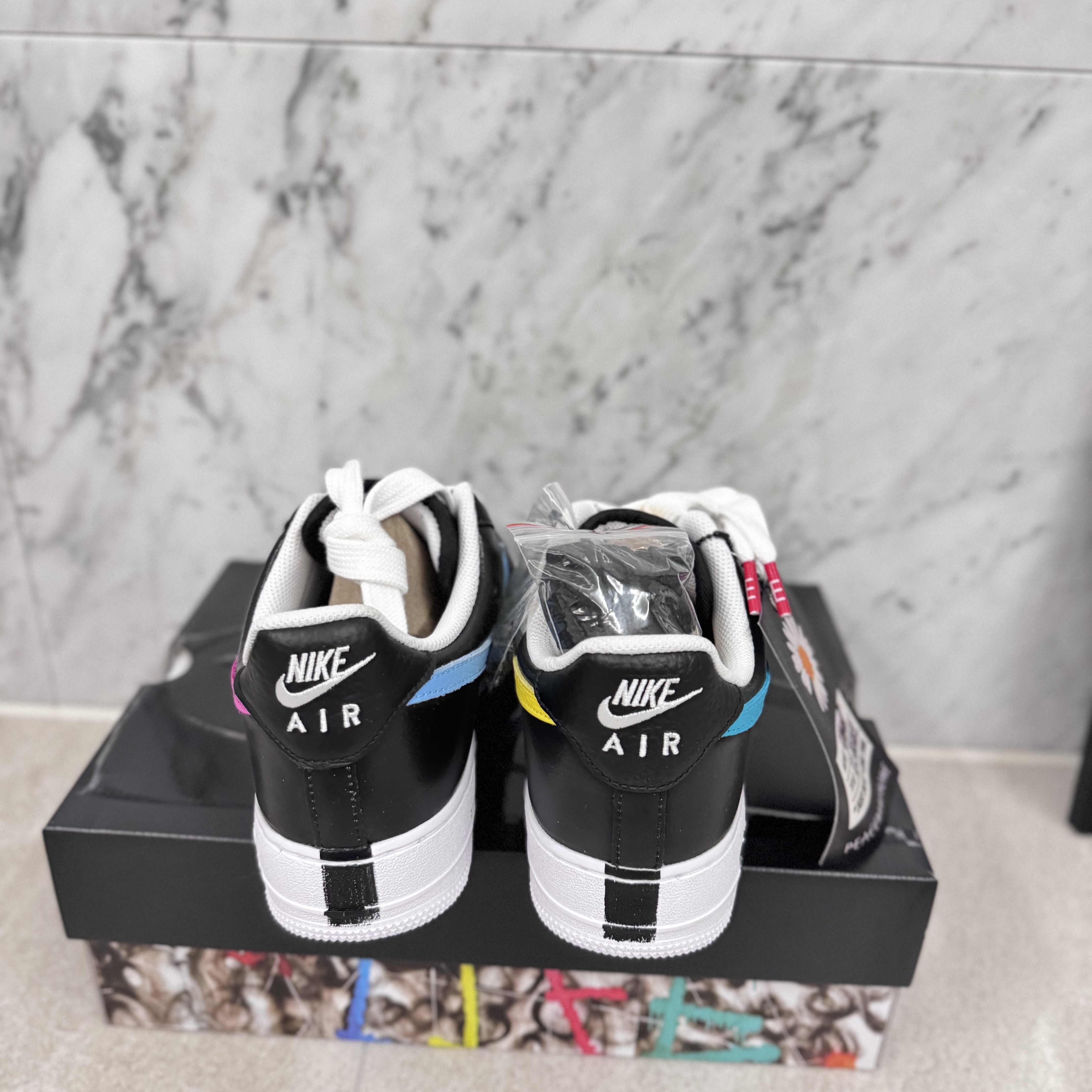 Nike x Peaceminusone Air Force 1 Low Para-Noise 3.0 Black and Multicolor 착용 스타일 - 4