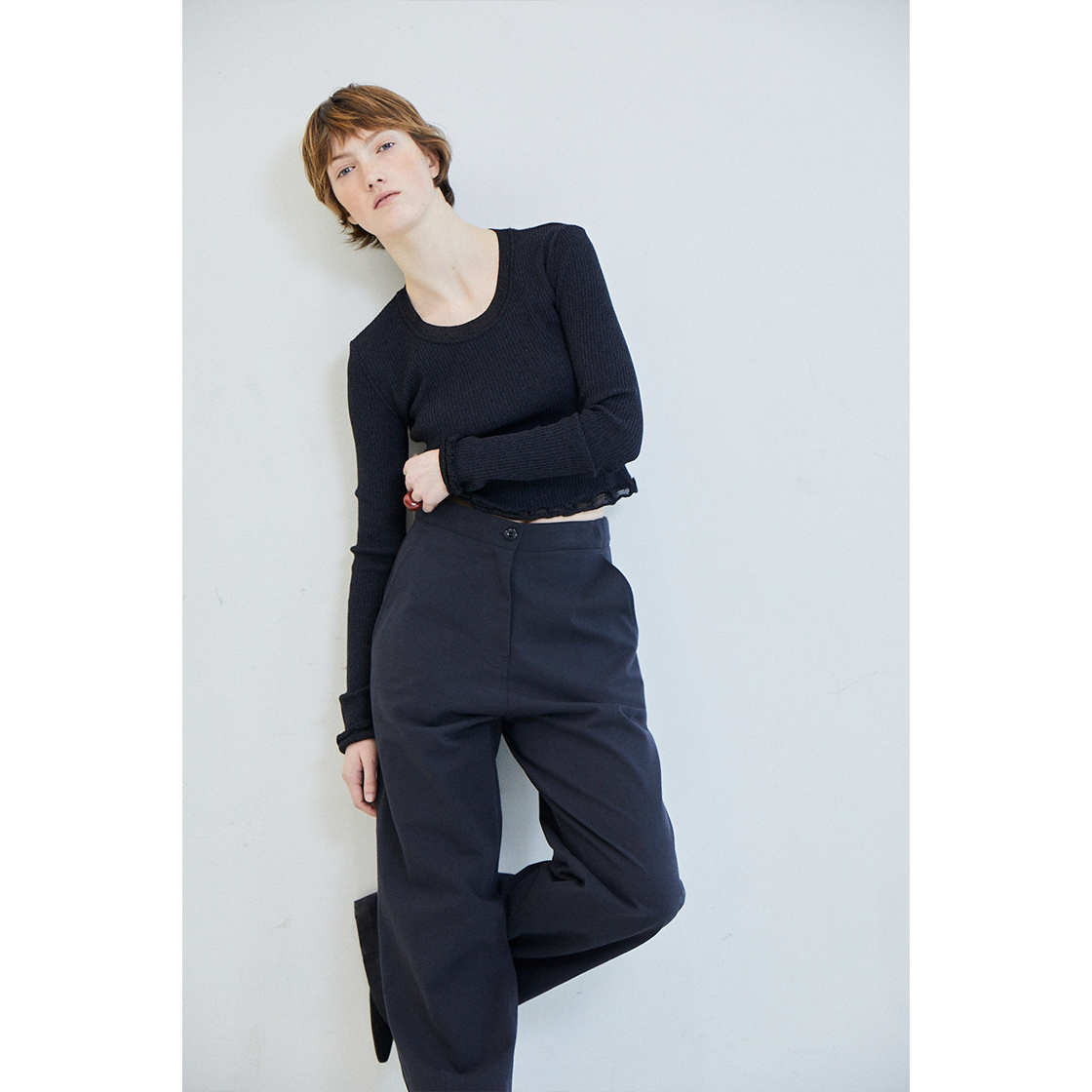 FARVEN Collin Shirring Crop Knit Charcoal 상세 이미지 2