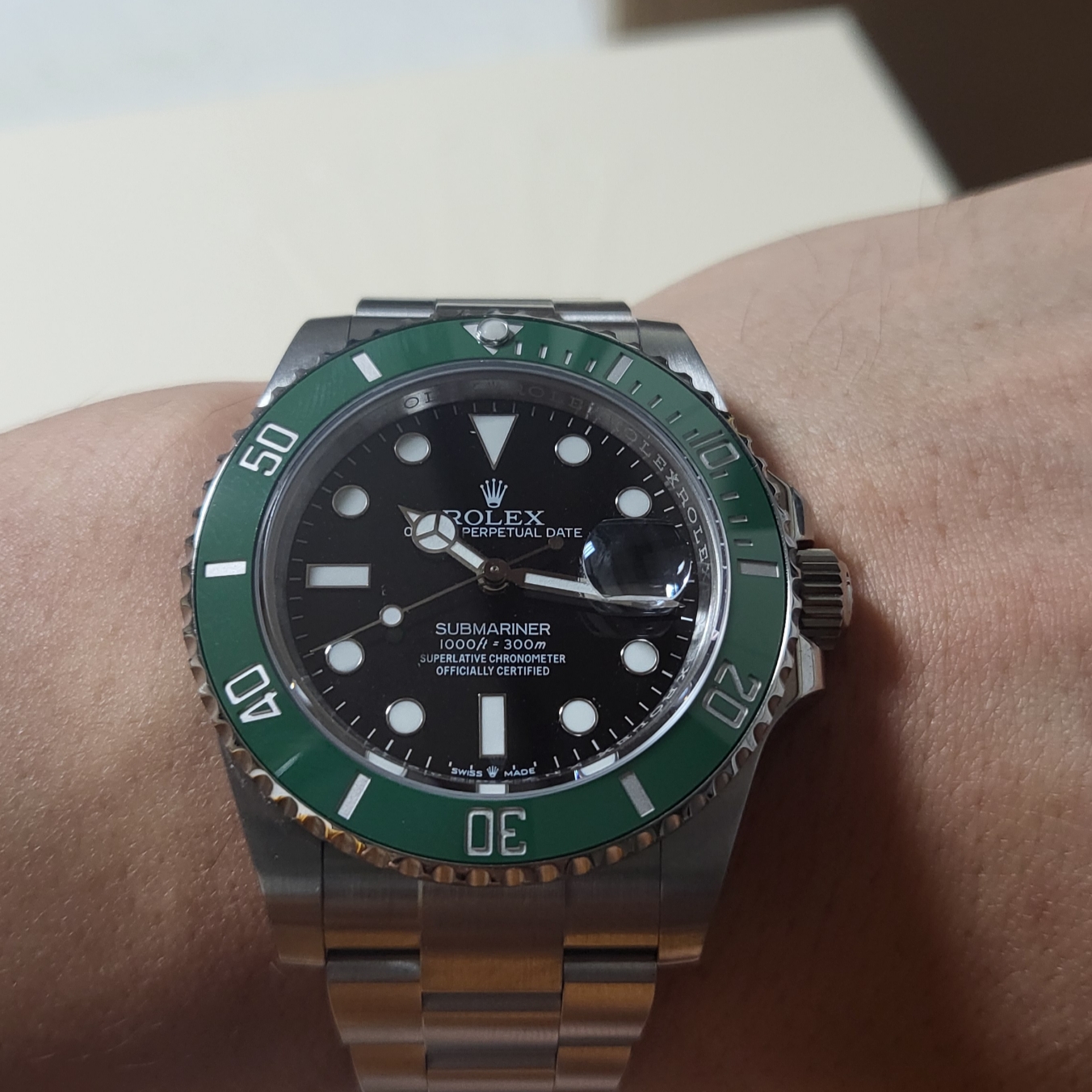Rolex Submariner Date 41mm 126610LV Black Oyster 착용 스타일