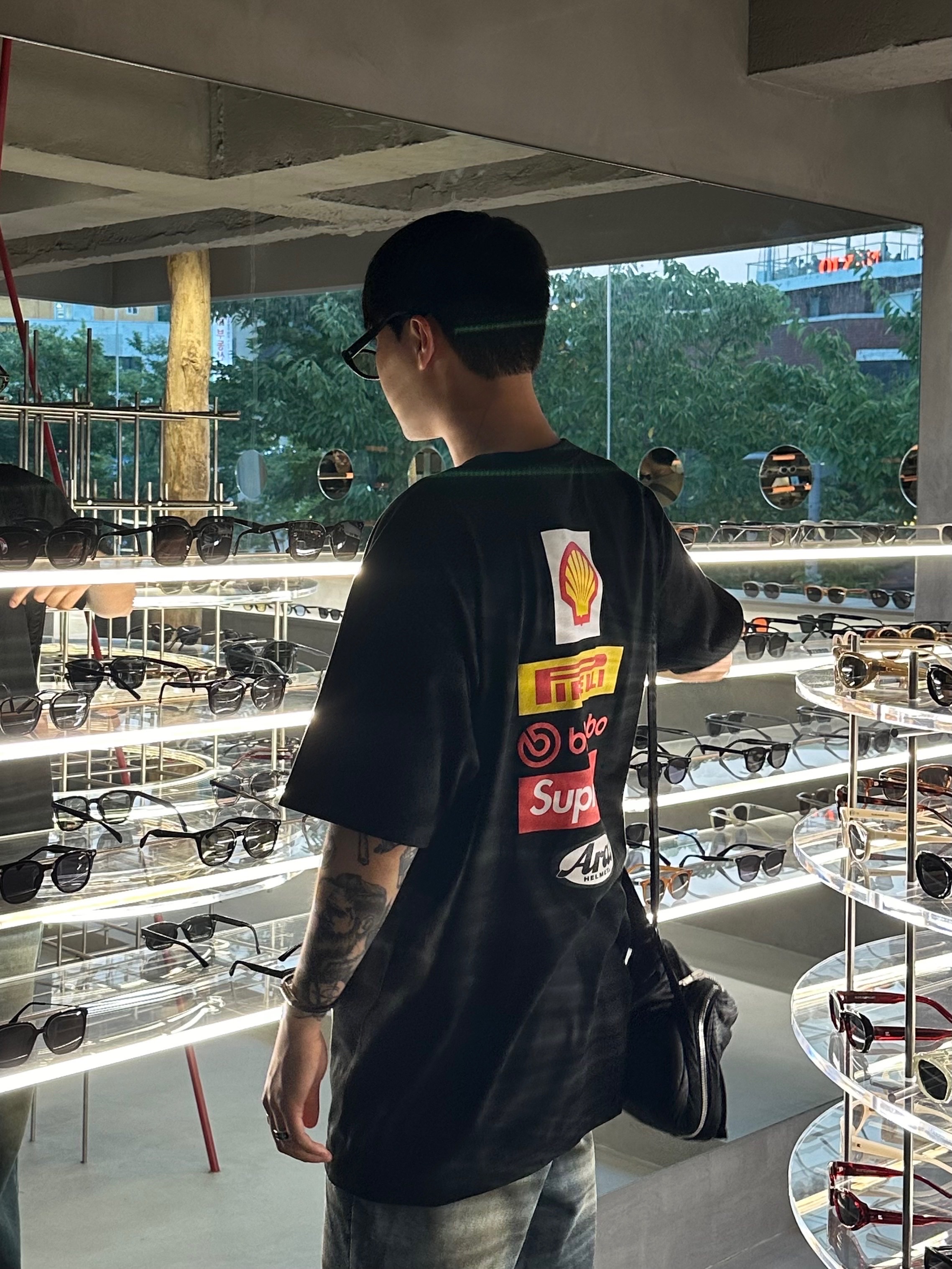 Porter Force Shoulder Bag S Black, Supreme x Ducati Logos T-Shirt Black - 24SS 착용 스타일 - 1