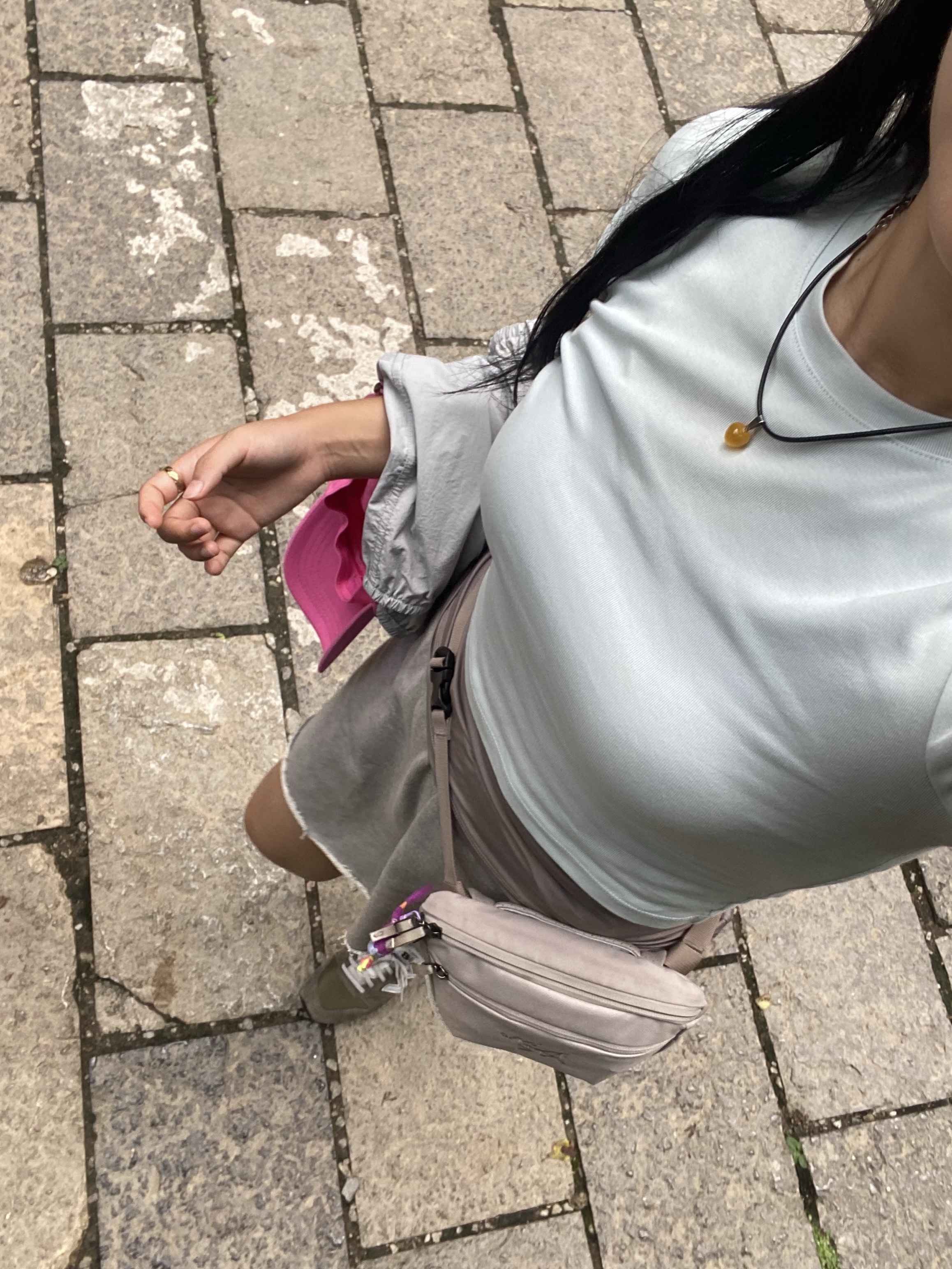 Arc'teryx Mantis 1 Waistpack Rune, New Balance 996 Khaki 착용 스타일 - 2