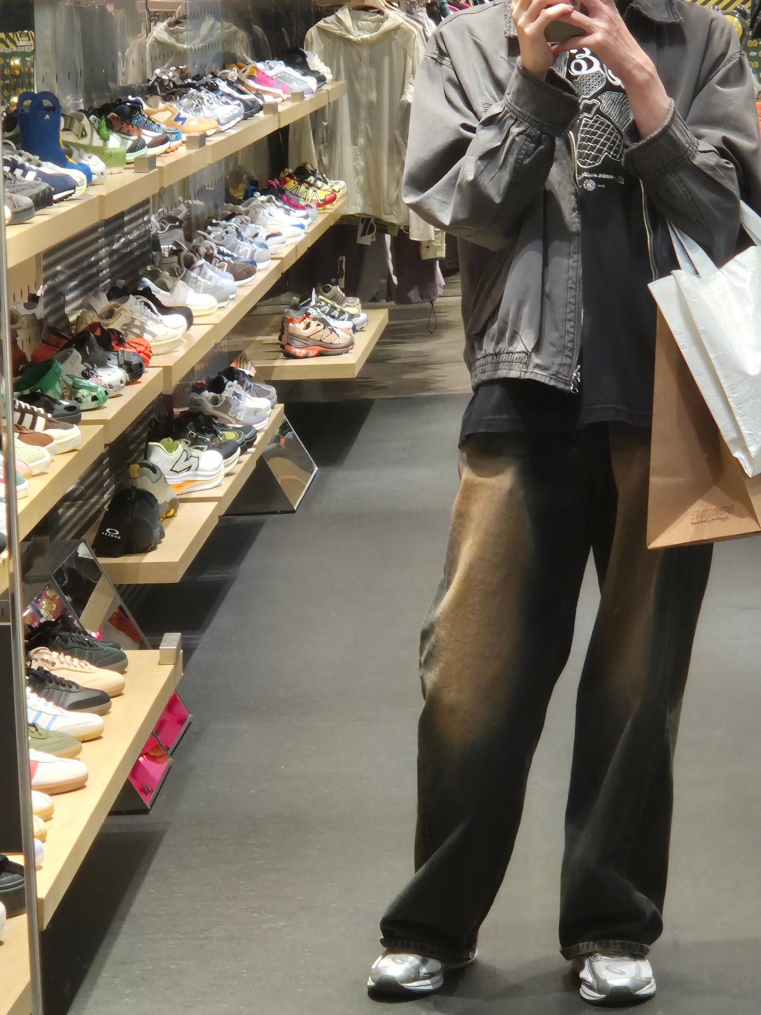 Thevinylhouse Dyed Cut Off Blouson Charcoal, Asics Jog 100 S SMU Glacier Grey Pure Silver - 2E Wide 착용 스타일