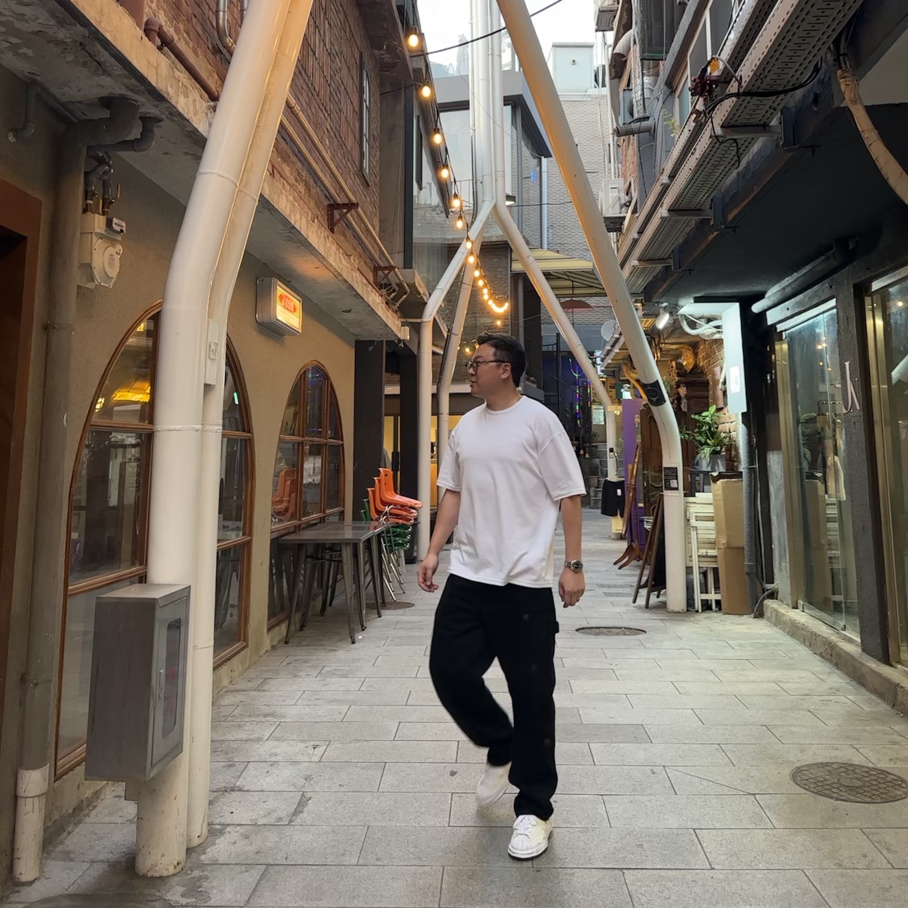 Maison Mihara Yasuhiro Blakey OG Sole Canvas Low-top Sneakers White, Carhartt WIP Dearborn Canvas Single Knee Pants Black Rigid 착용 스타일