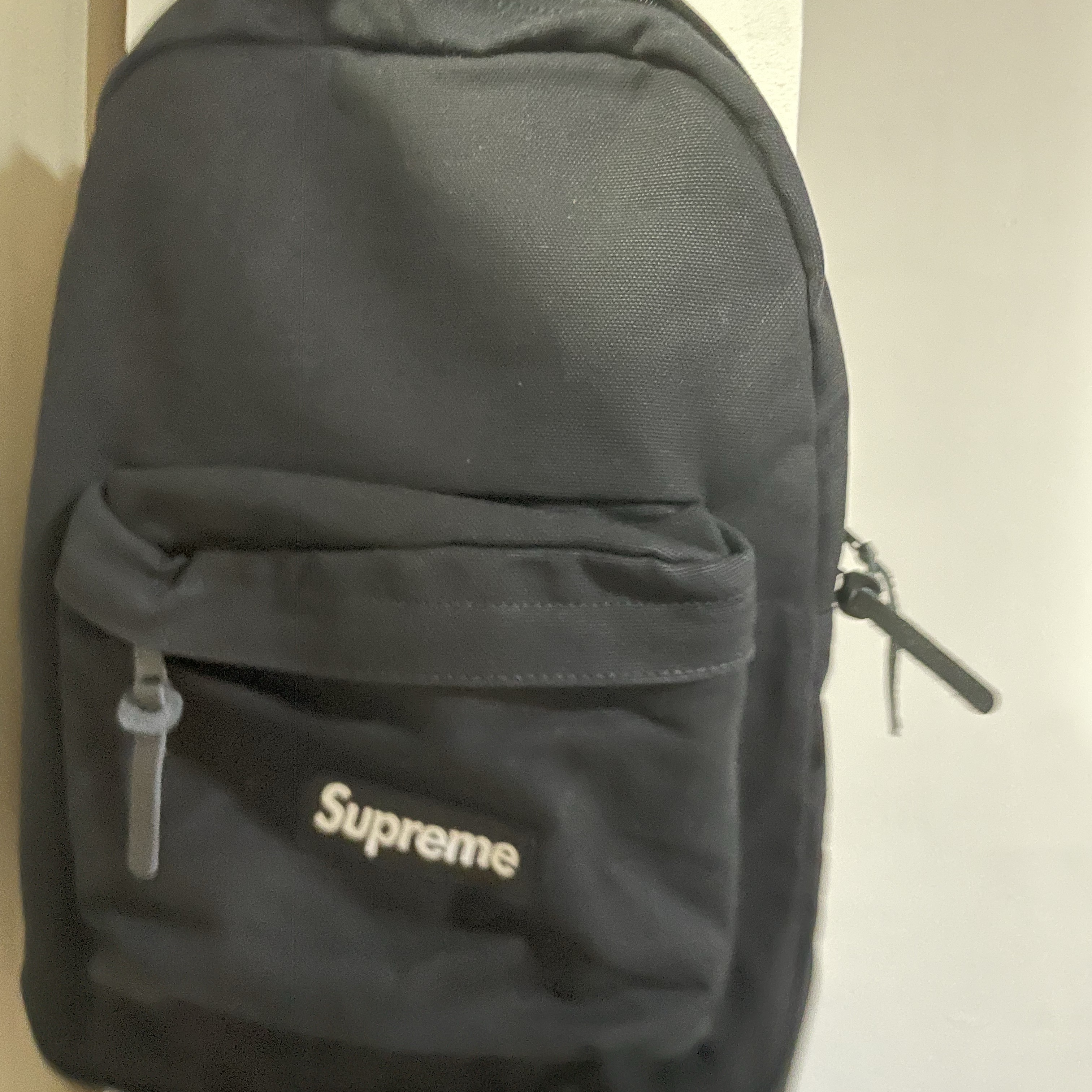 Supreme Canvas Backpack Black 착용 스타일