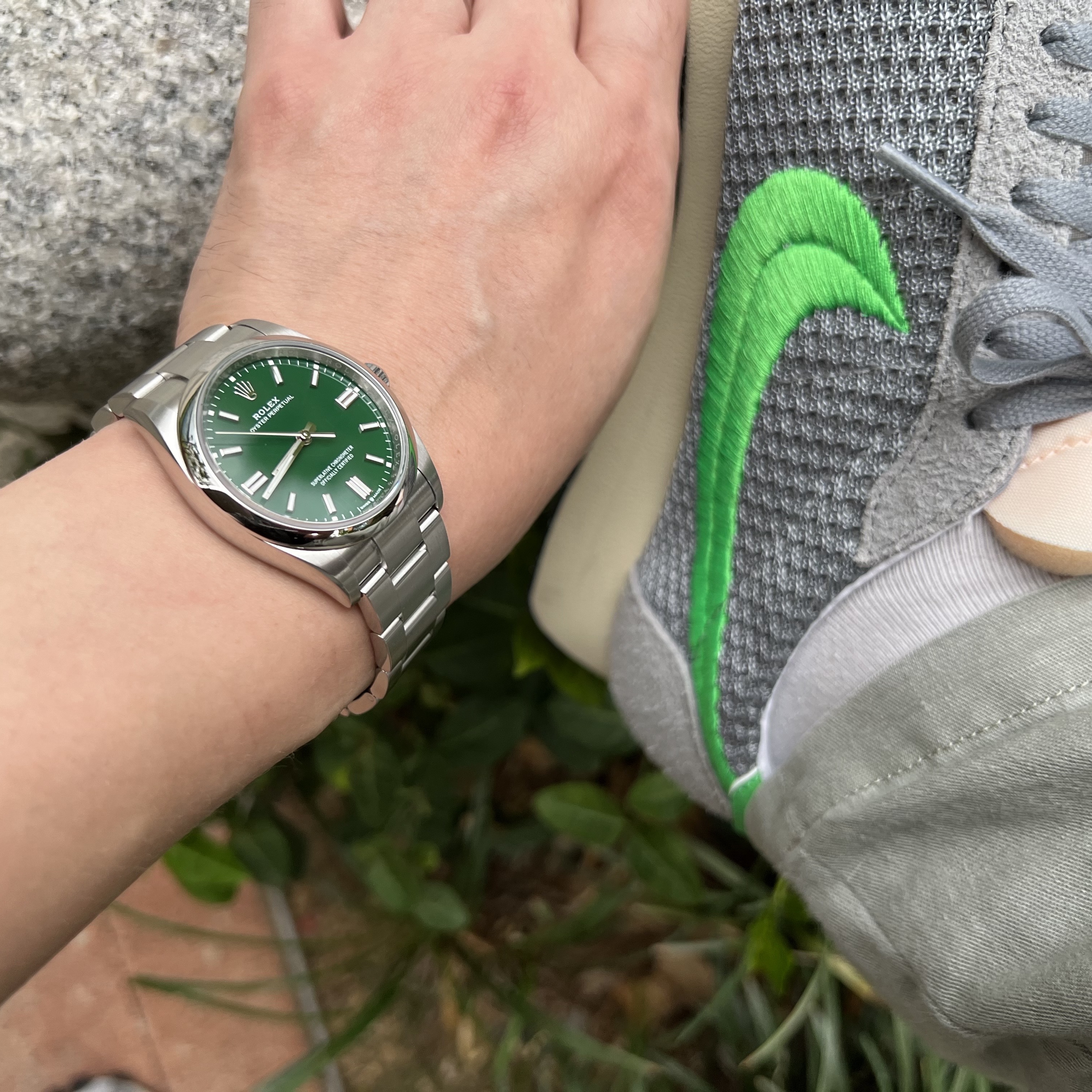 Rolex Oyster Perpetual 36mm 126000 Green Oyster, Nike x Stussy LD-1000 SP Particle Gray Green Fossil 착용 스타일 - 1