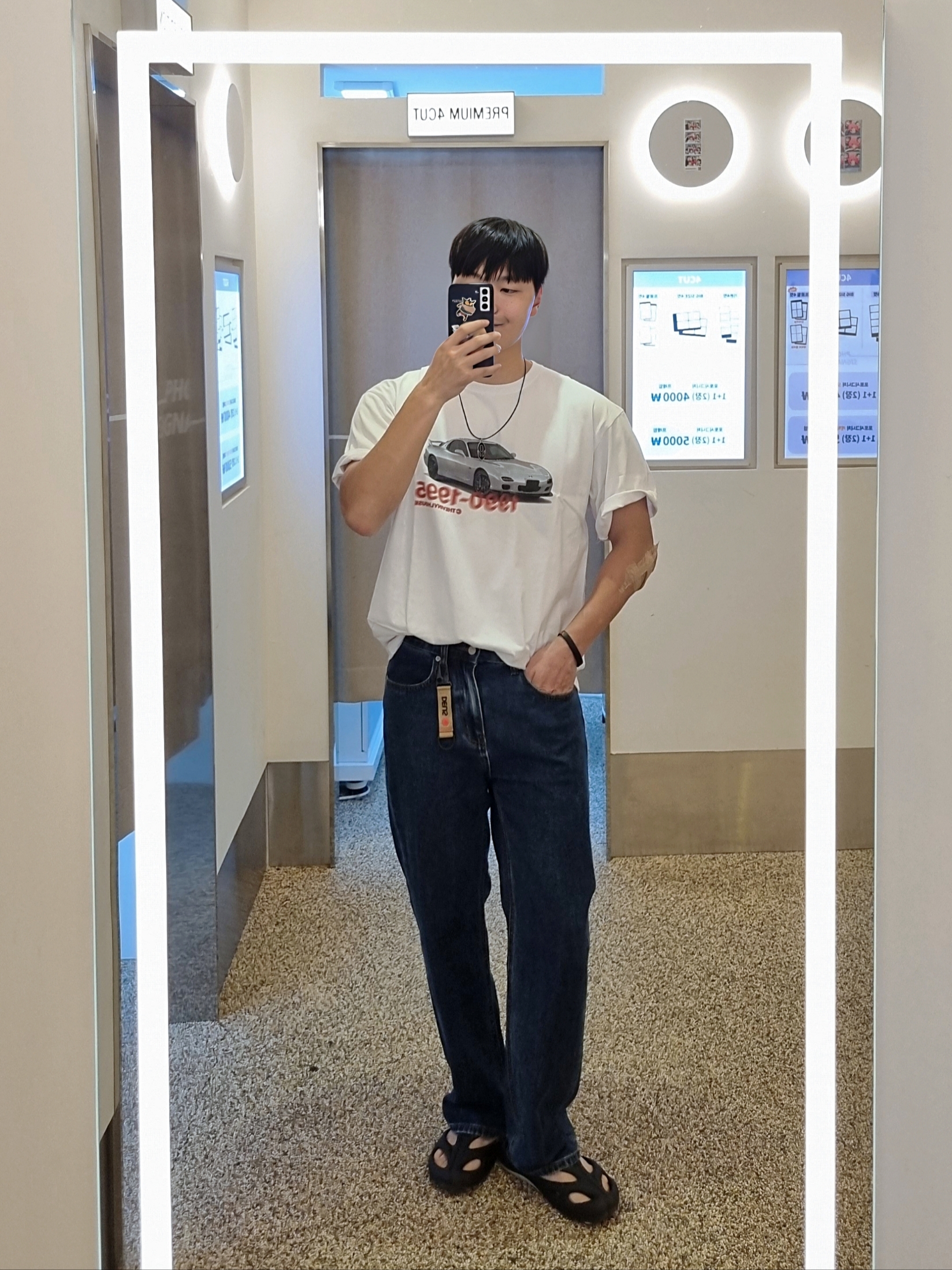 Thevinylhouse Old Car T-Shirt White 착용 스타일 - 1