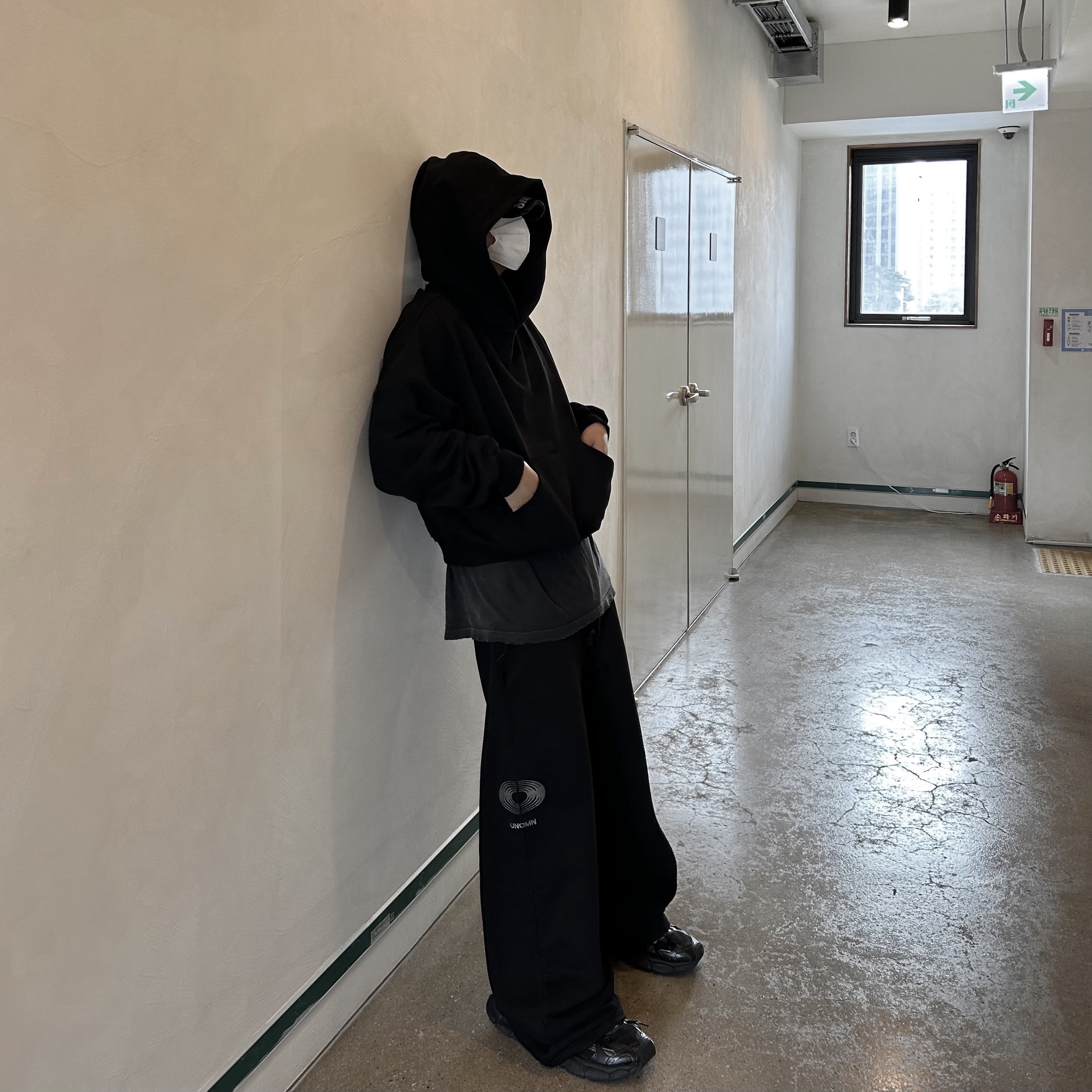 Balenciaga 3XL Sneakers Black 착용 스타일 - 1